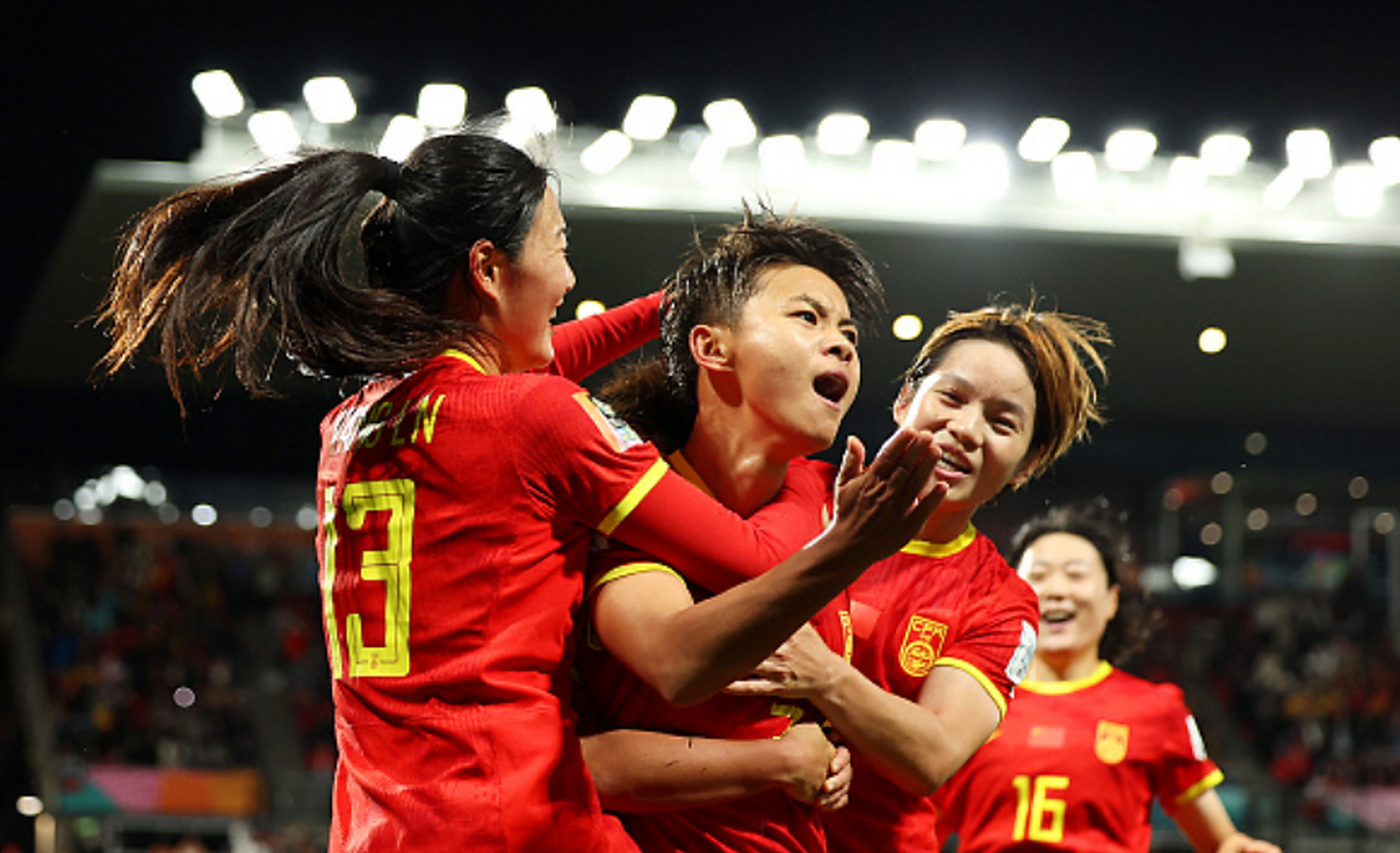 在2023女足世界杯小组赛的第二轮,中国女足与海地女足展开了一场