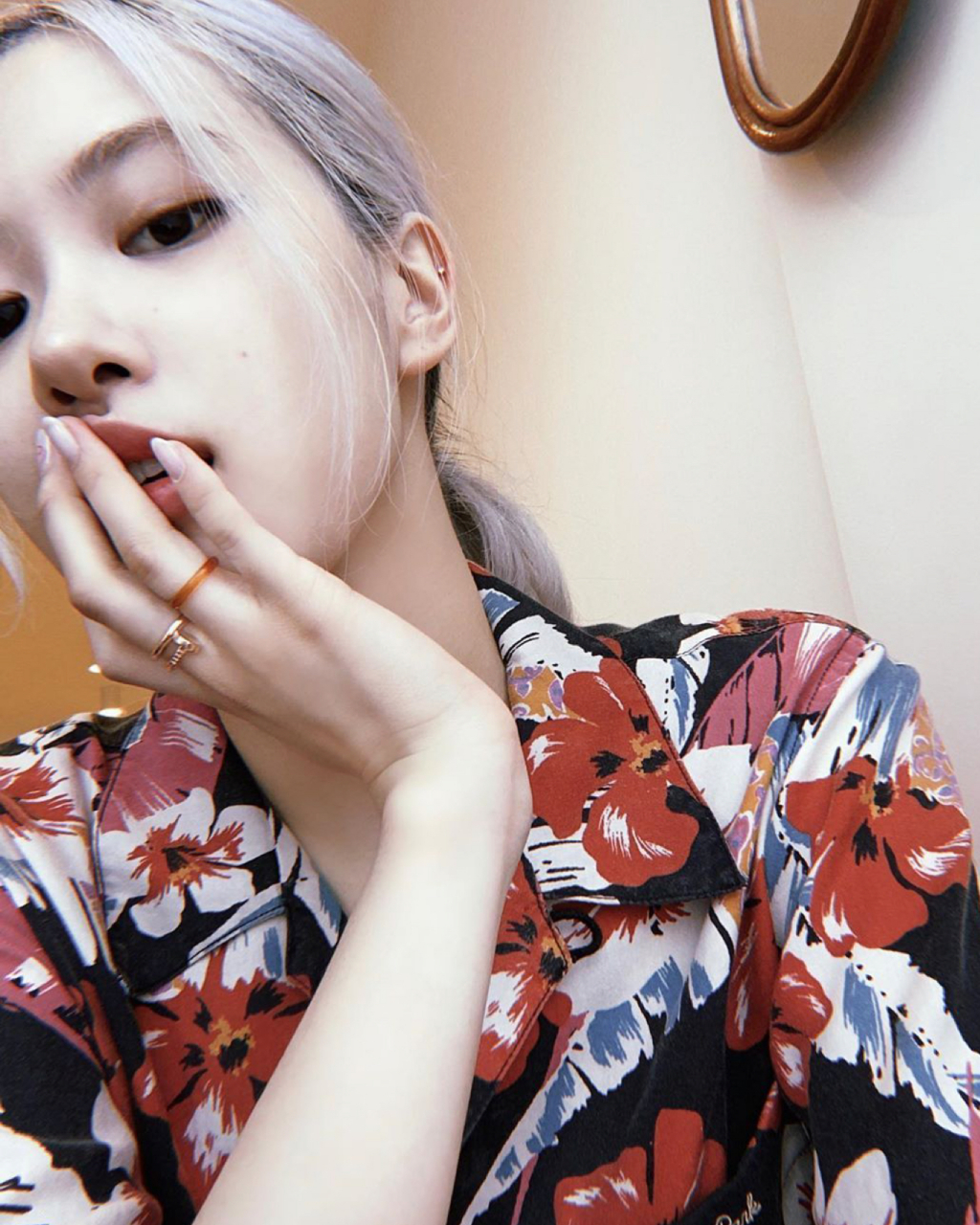 明星撞衫夏威夷印花衬衫 阚清子欧阳娜娜和rosé朴彩英穿 同款夏威夷