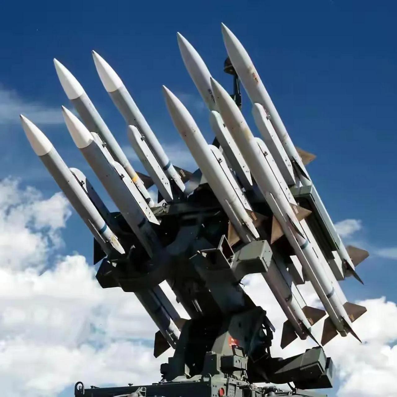 俄罗斯发射战术核导弹,对乌克兰造成无法承受的打击 首先,大家都知道