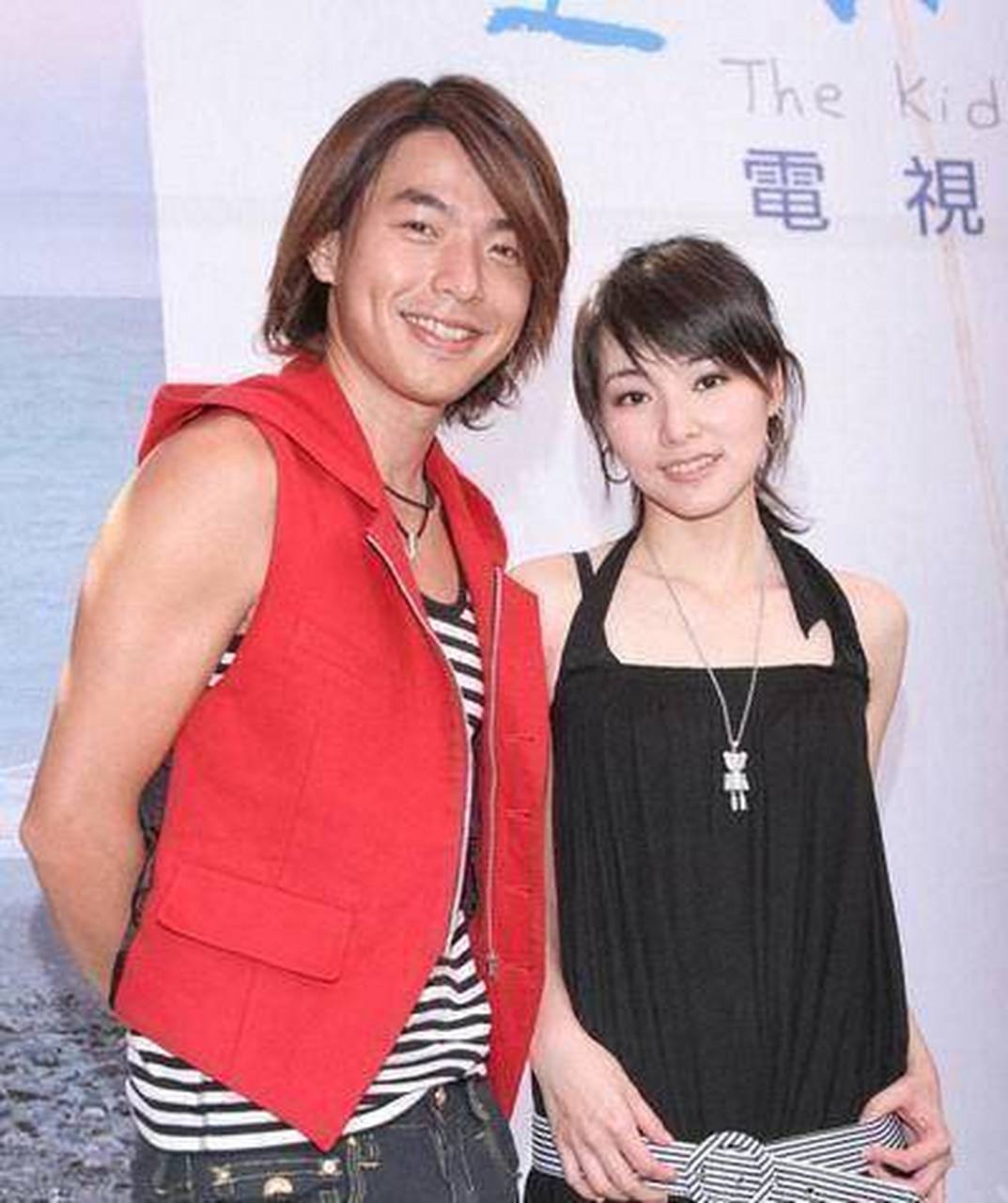 李威为许玮伦庆祝冥诞,转行研究卖茶具,已逐步淡出娱乐圈   最近,已故