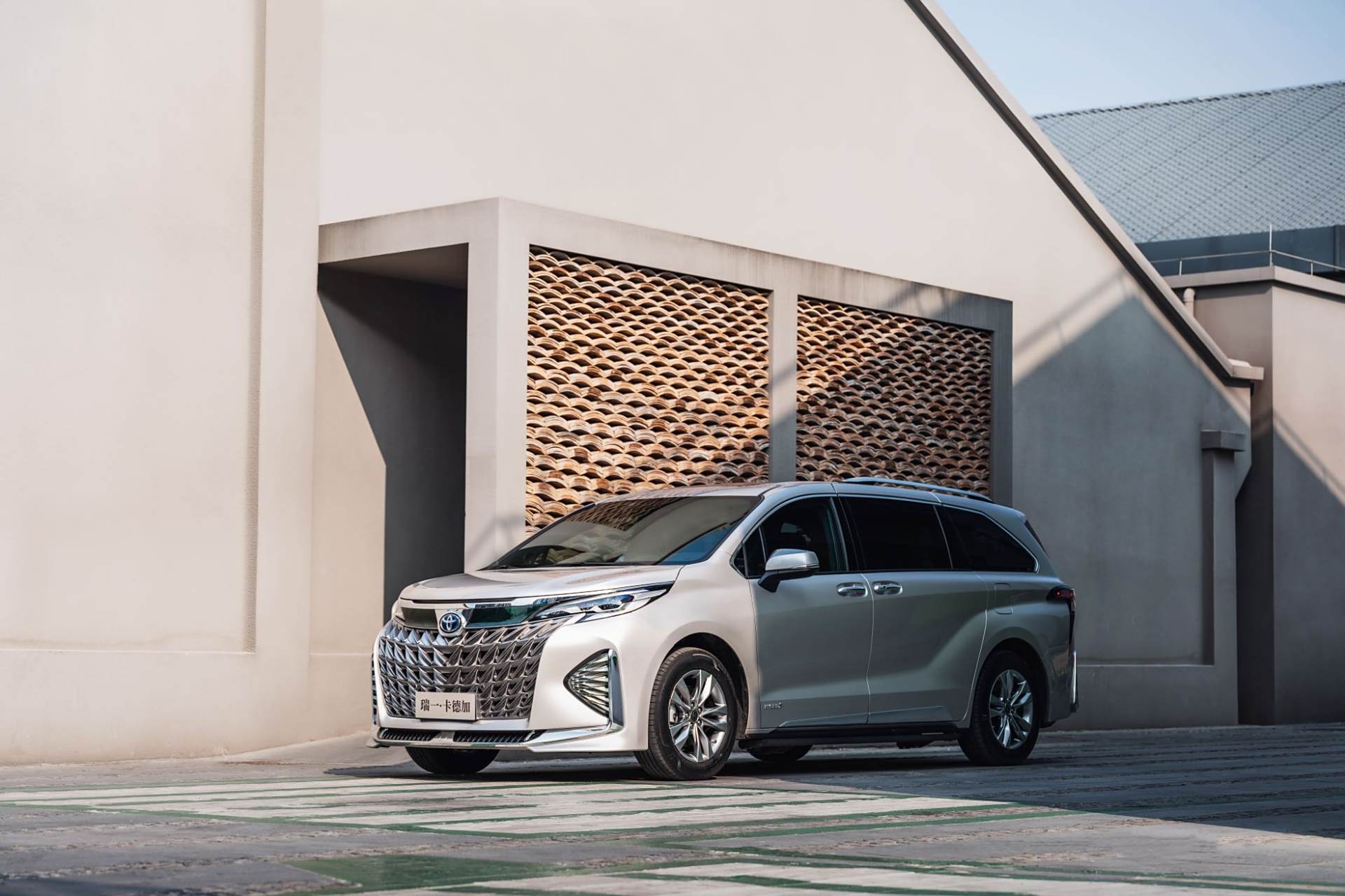 上海车展#  丰田赛那 | #瑞一卡德加#  这样的#丰田赛那# 让你不得不