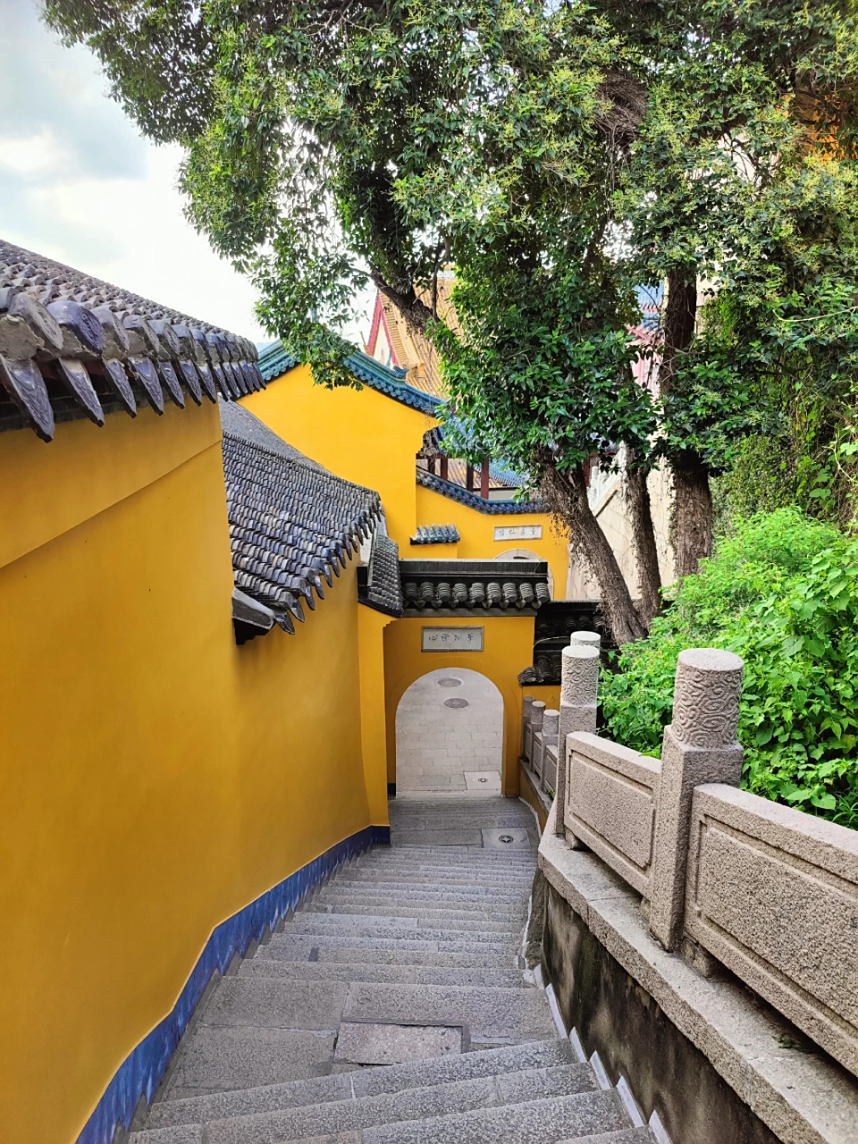 路线:老赵面馆——>北固山——>焦山——>金山寺——>镇江博物馆——>