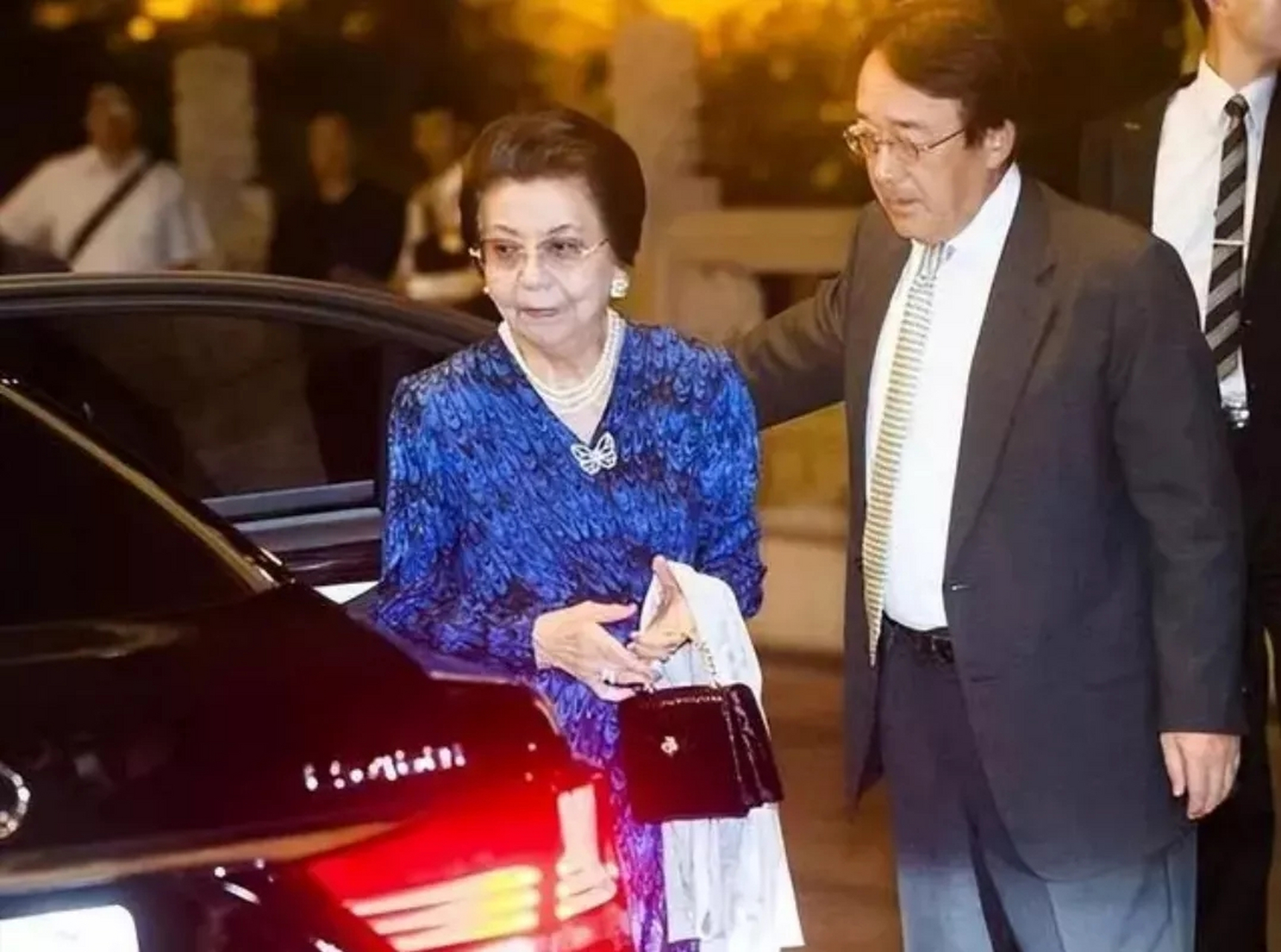 安倍晋三母亲安倍洋子, 尽管已经94岁的高龄, 整个人却散发出一种十分