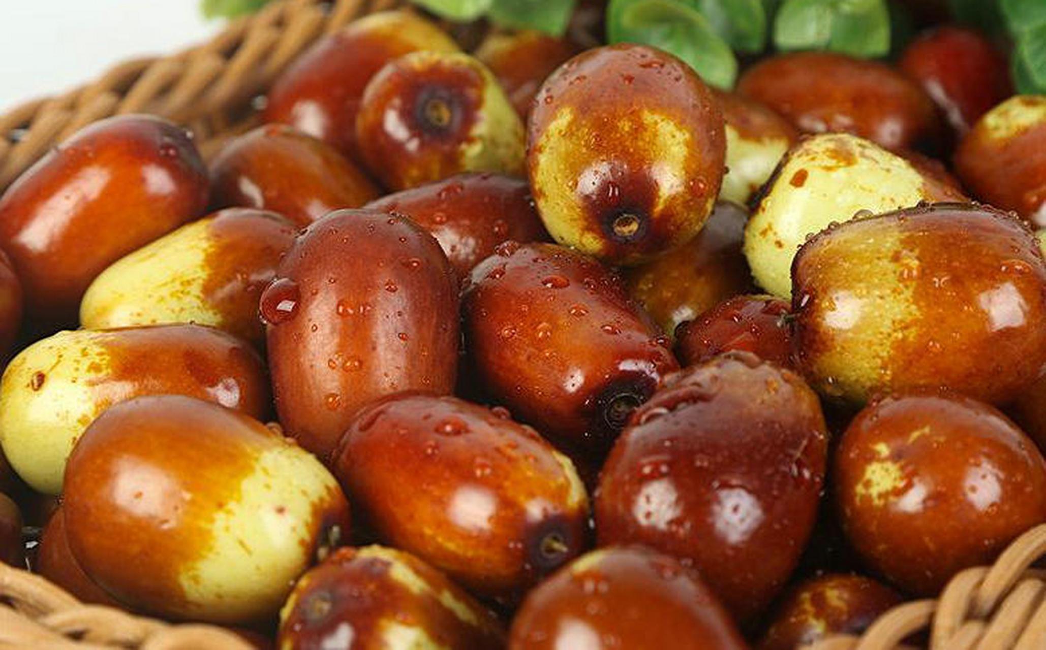 武隆羊角镇地处乌江河谷地带,平均气温在15℃以上,武隆猪腰枣果实中等