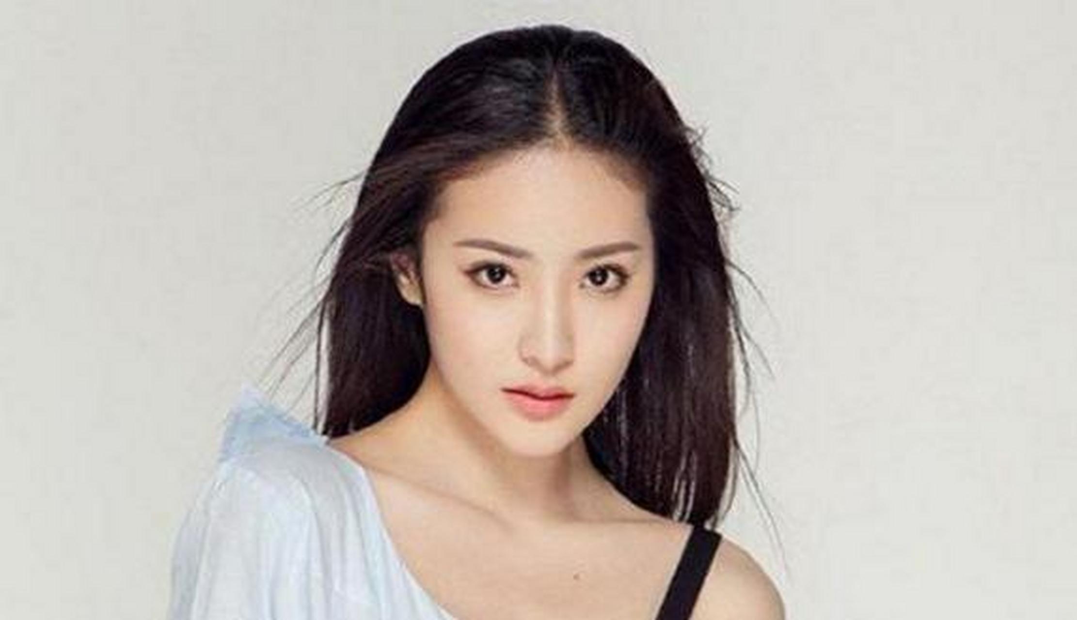 赖雨濛是一名很优秀的新生代女演员,她的五官长相特