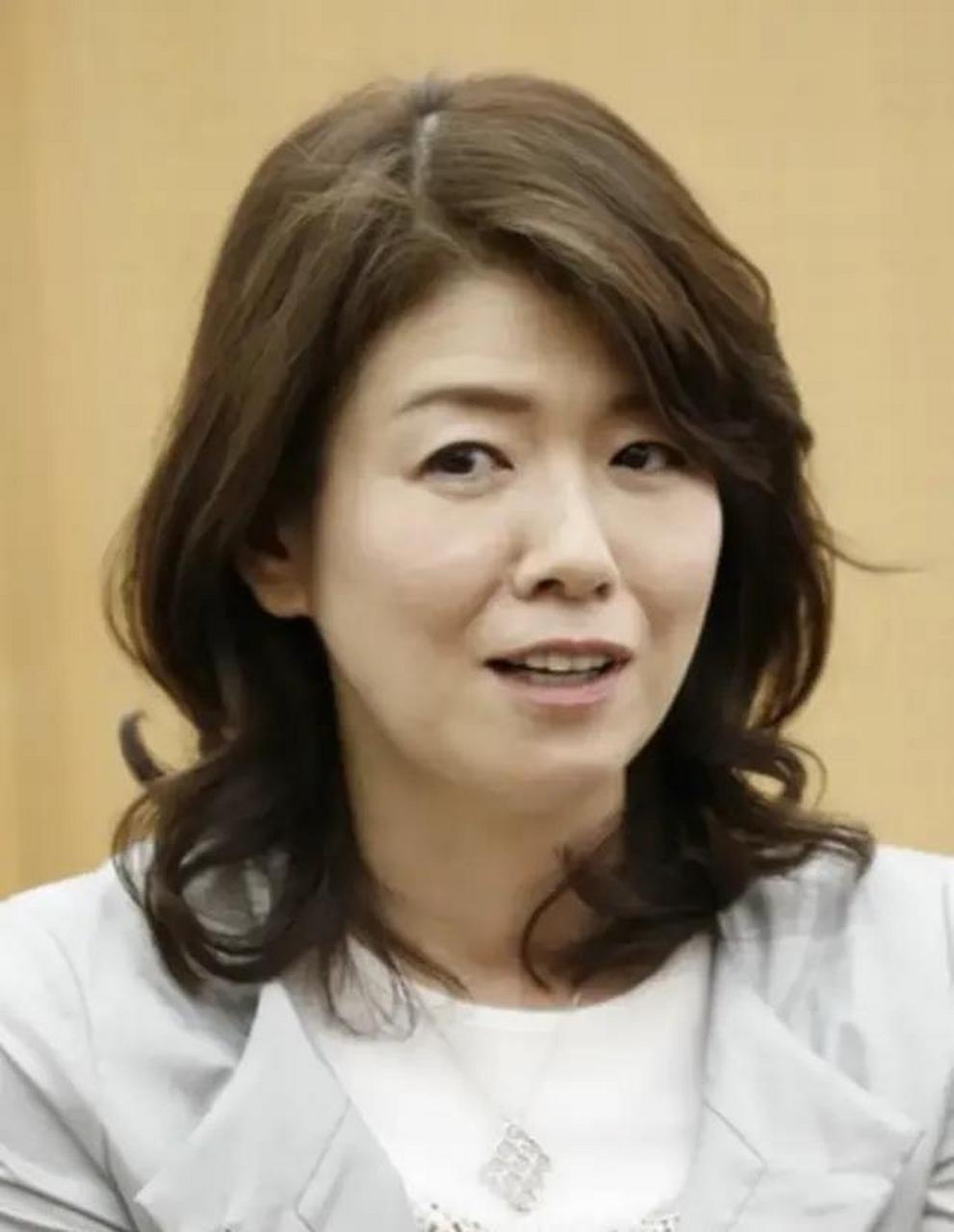 在头条看见彼此# 日本首相岸田文雄的夫人岸田裕子趁拜登不在美国,将