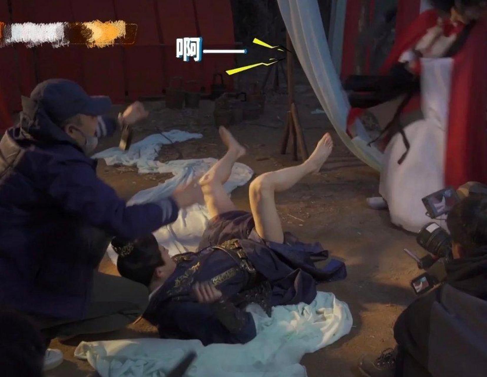 这是哪位男明星?居然被女演员当众脱裤子.