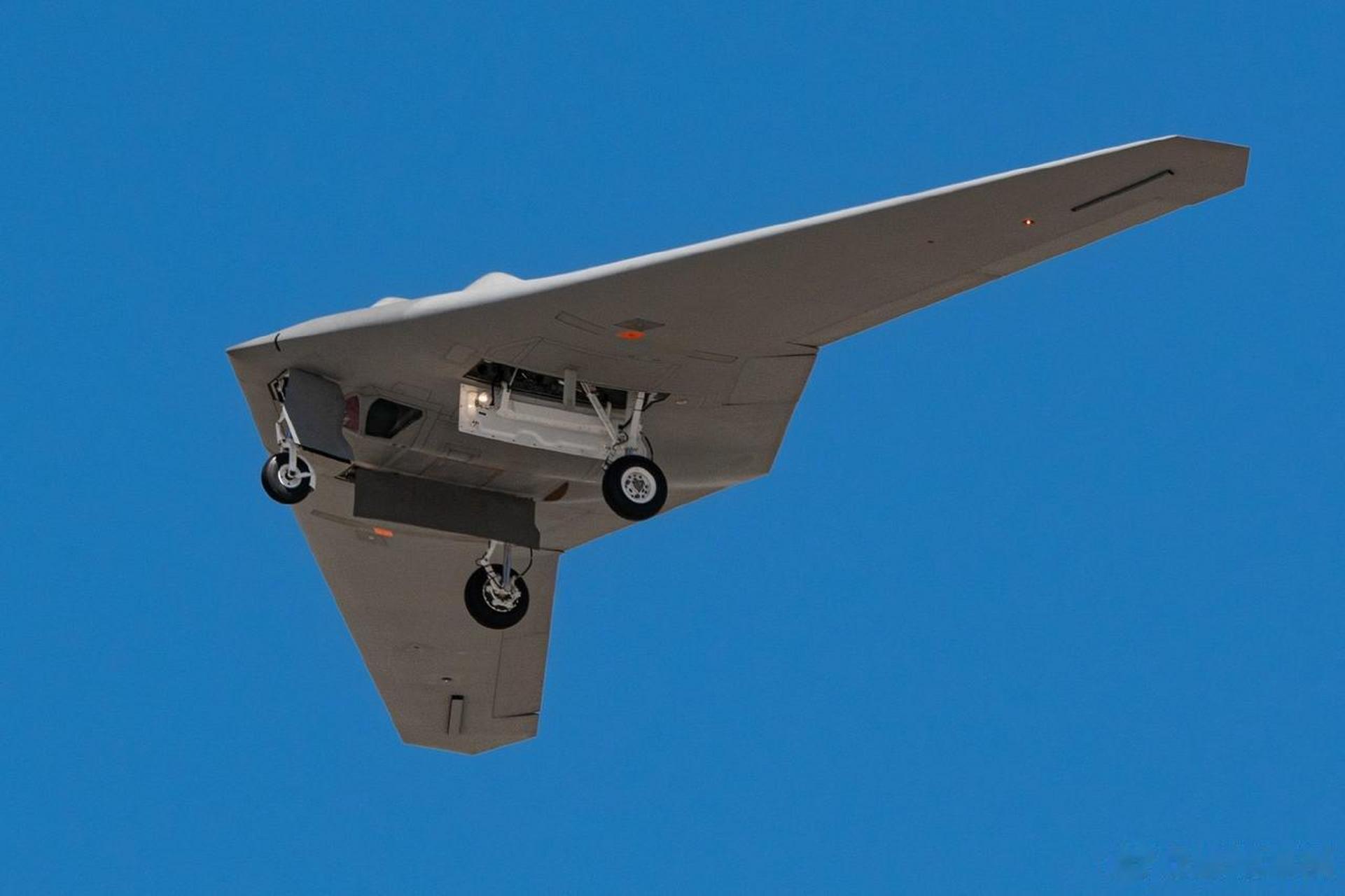 美军隐形无人侦察机哨兵rq-170多次在俄罗斯附近侦察搜集克里米亚和