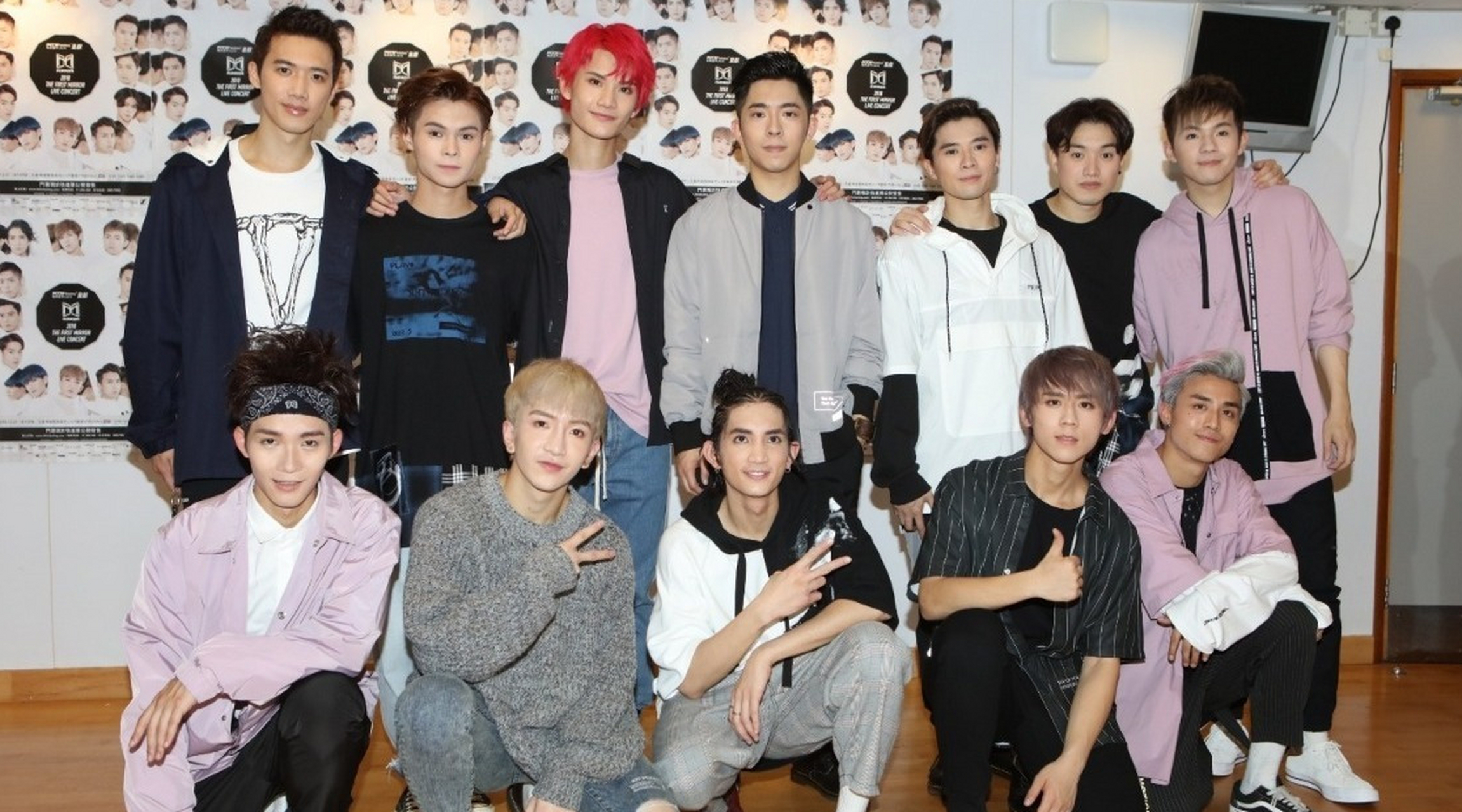 【男团mirror成员向林俊杰道歉 】近日,香港男团mirror成员邱士缙发文