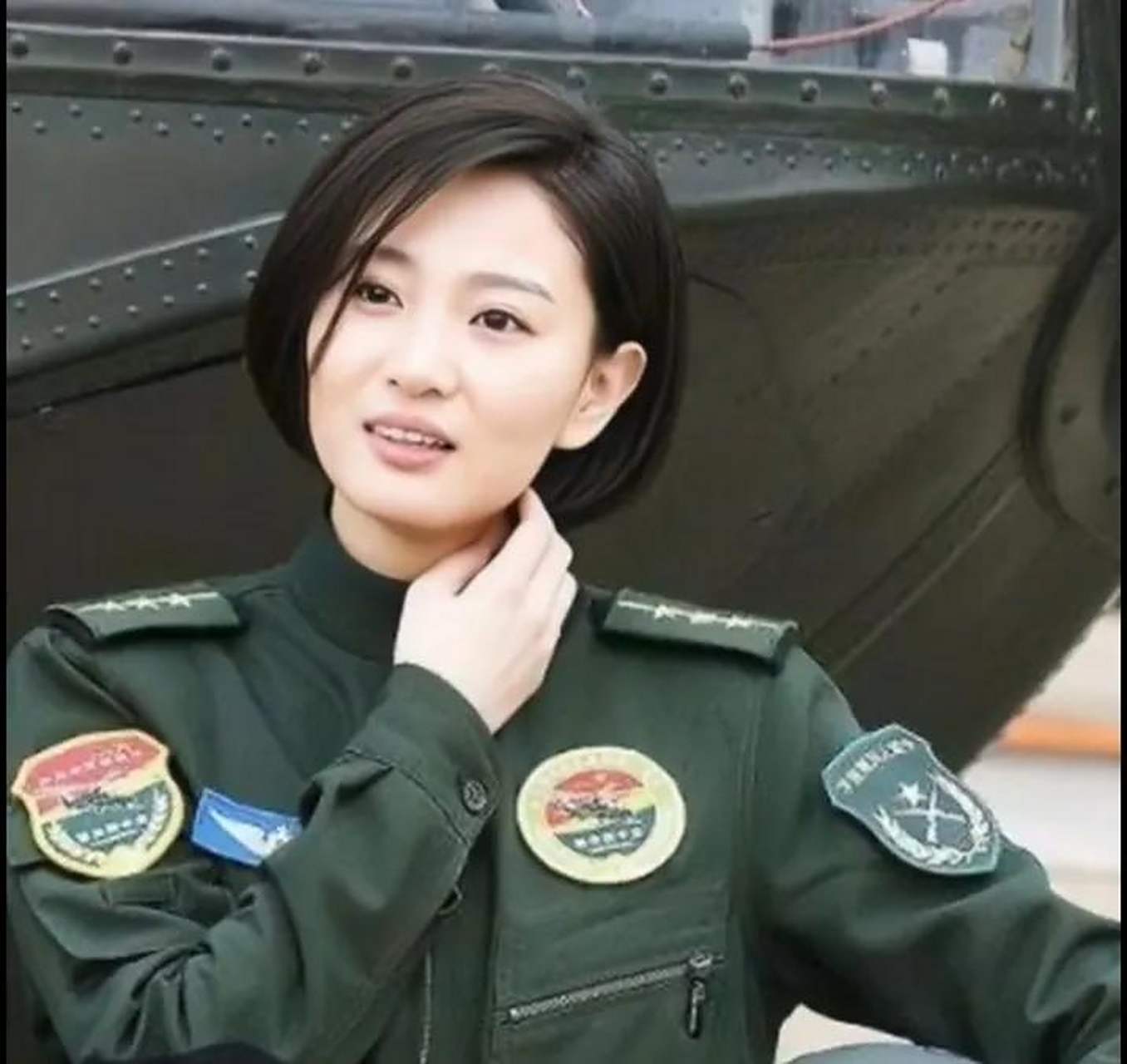 侯梦莎演员是一位非常杰出的演员,她在表演领域具有极高的天赋和创造