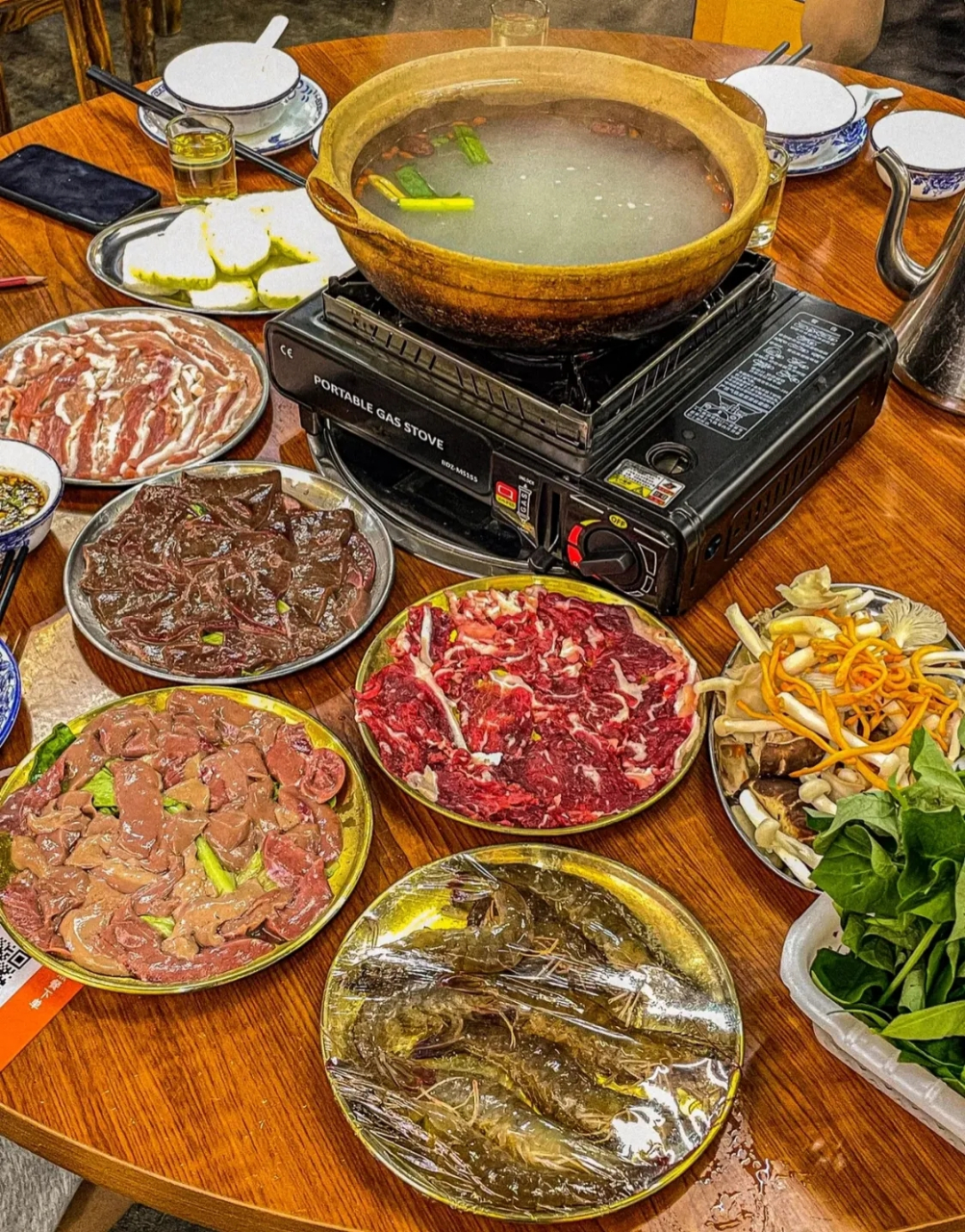 图一,长沙朋友吃夜宵 图二,成都朋友吃夜宵 图三,广州朋友吃夜宵