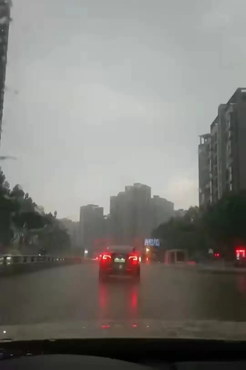 我是不是太小氣了?