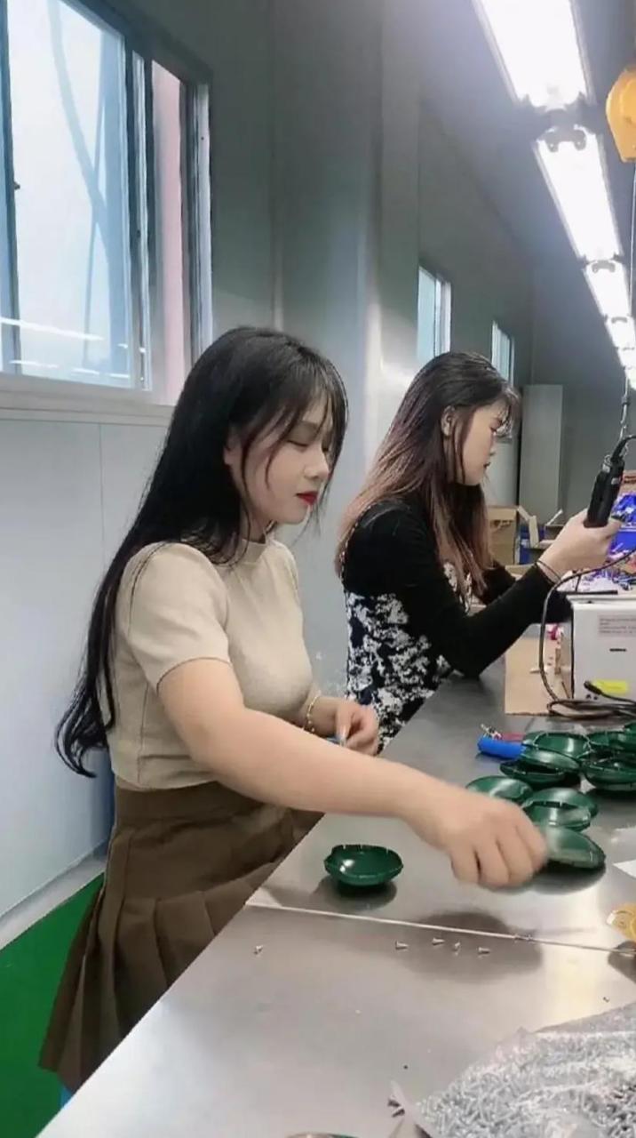 怎么这么多美女选择电子厂呢