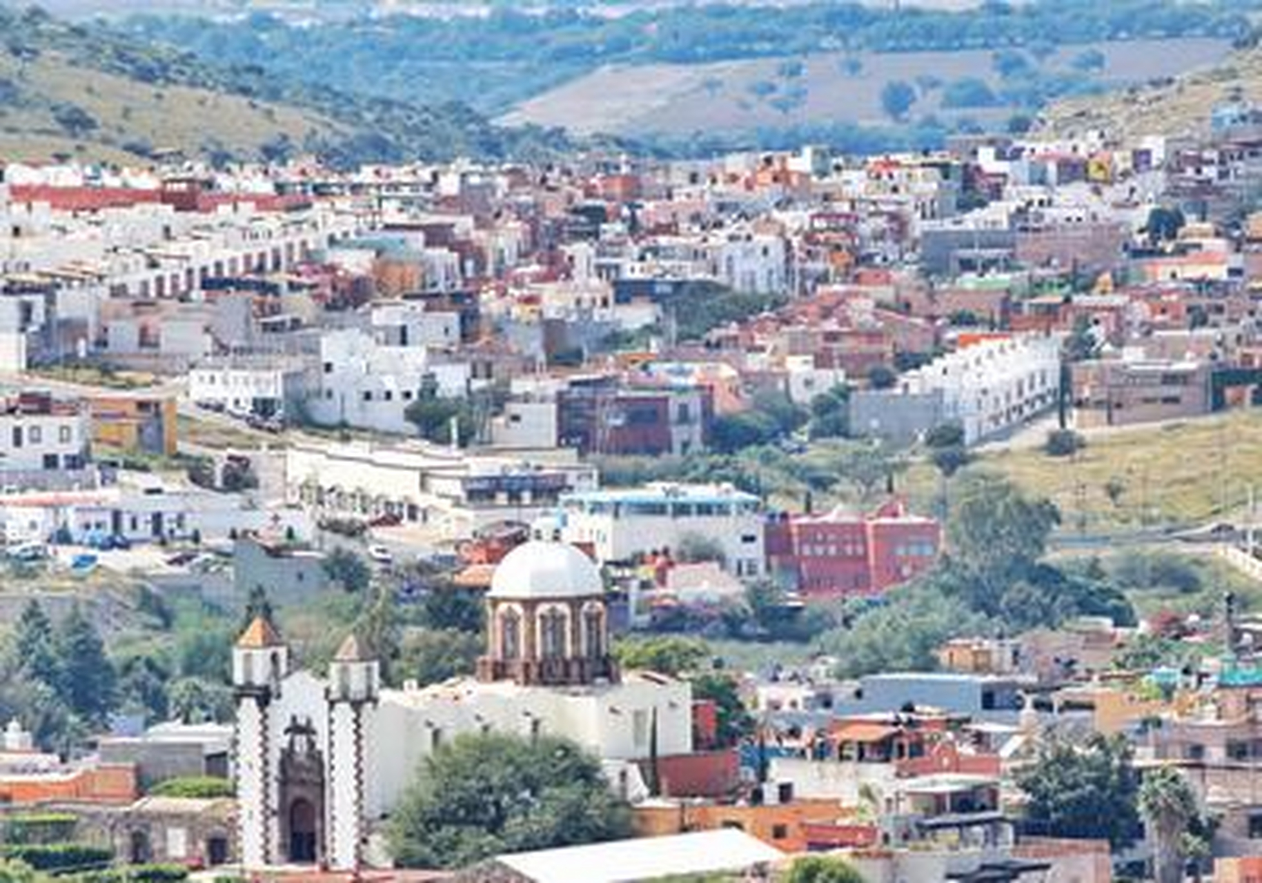 圣米格尔德阿连德小镇,这拗口的名字却阻挡不了来自世界各地的游客.