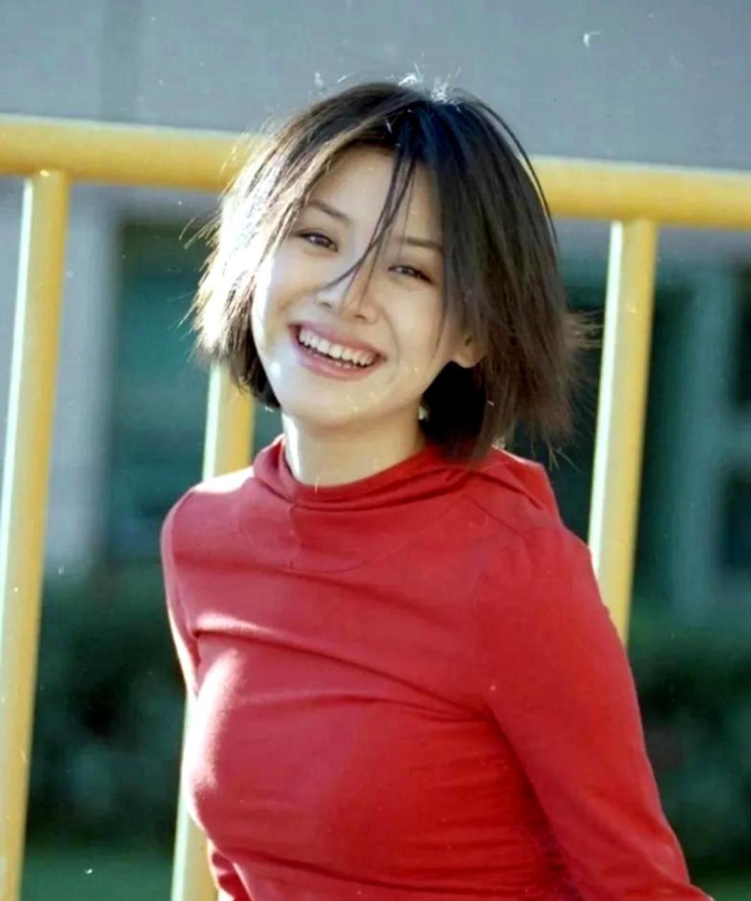 刘琳比马伊琍年长两岁,虽然已经是个年龄较大的女演员,但她的表演非常