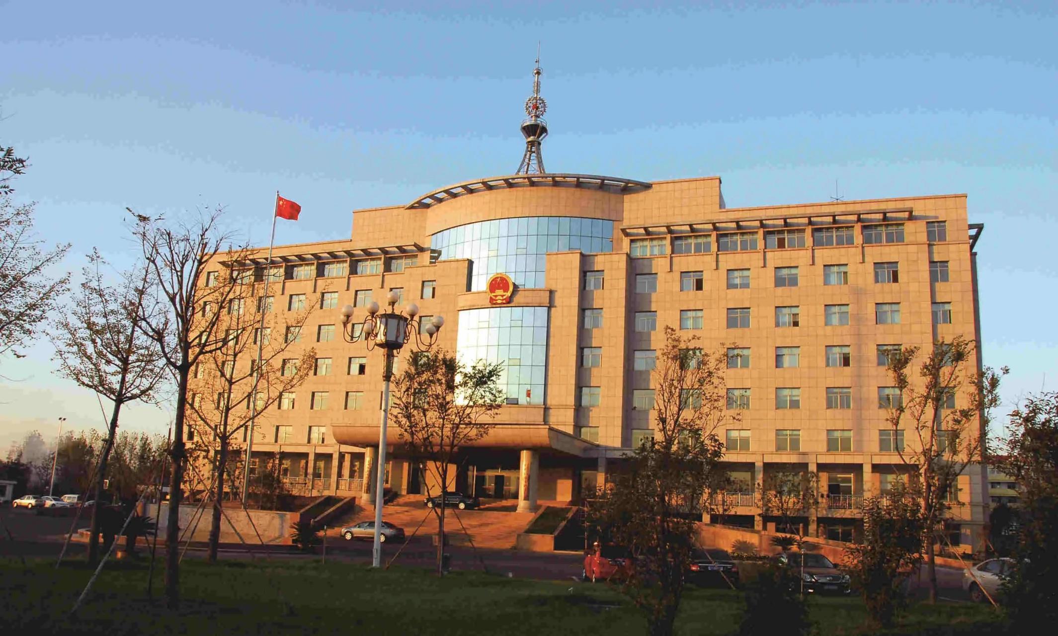 图1济宁新兖镇政府办公楼 图2莘县古云镇政府办公楼 图3邹城张庄镇政