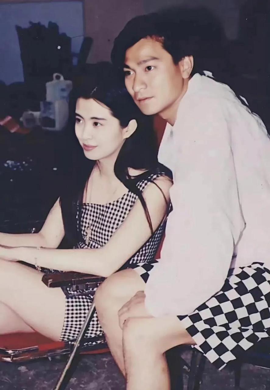 刘德华和王祖贤,这照片让人感觉舒服.