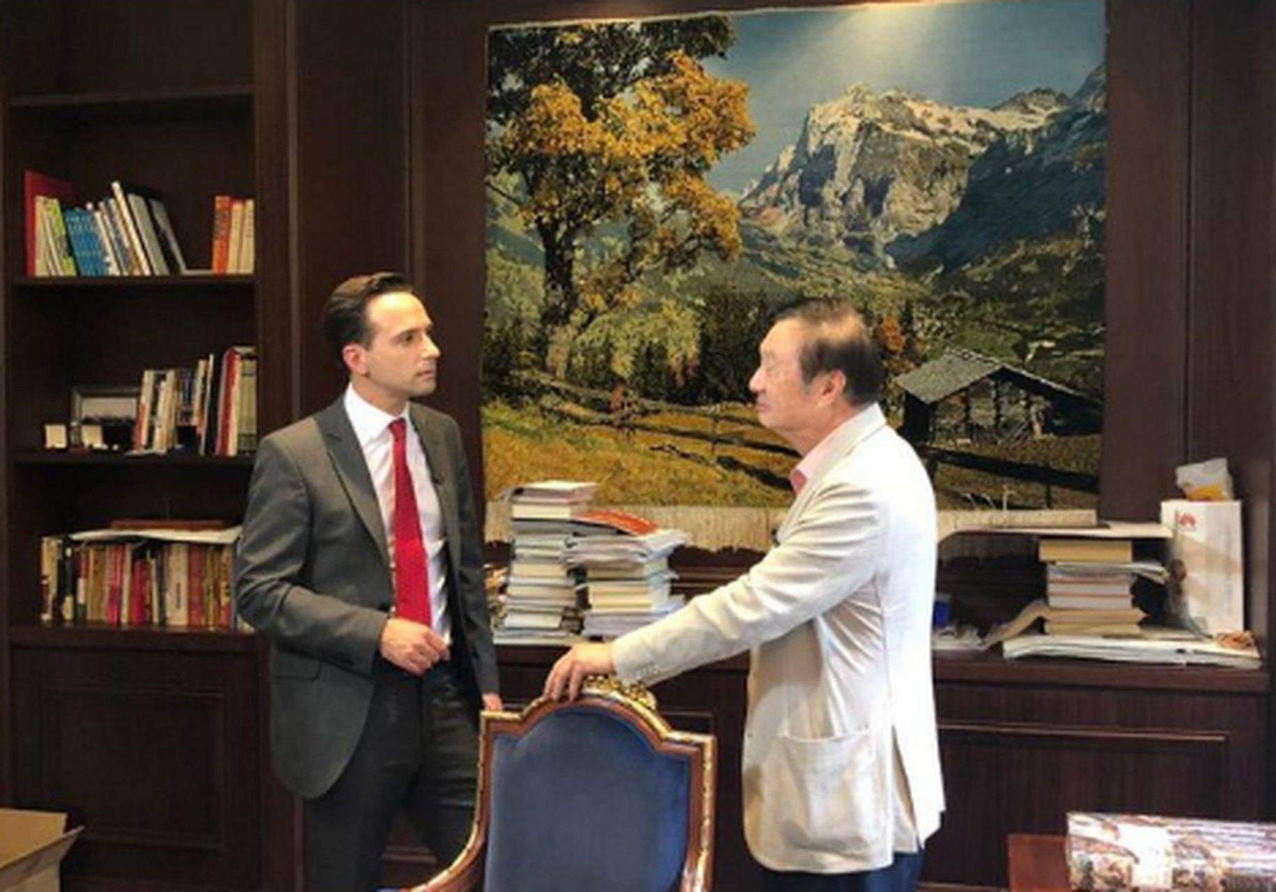"  这是华为高级管理顾问吴春波教授,在任正非办公室的亲历,虽时过境