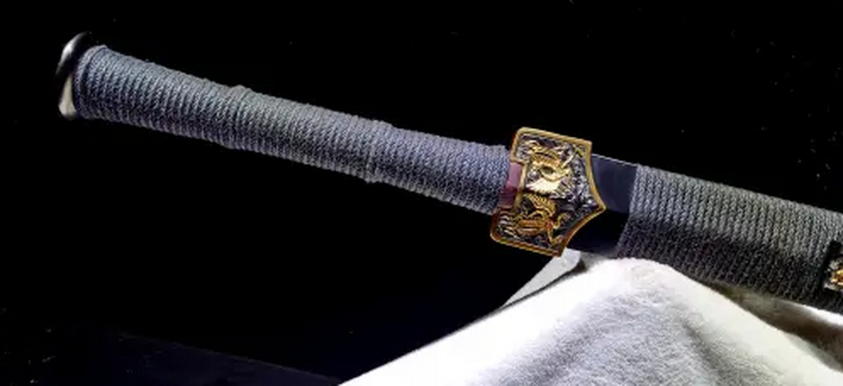 收藏# 龙泉正武堂周正武作草钢锻四圣兽装八面汉剑