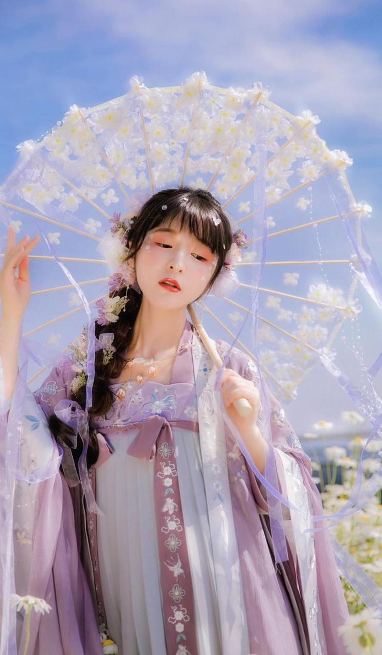 徐娇不愧是"汉服宣传大使",穿齐胸汉服仙气飘飘,美得像画中人 徐娇,最