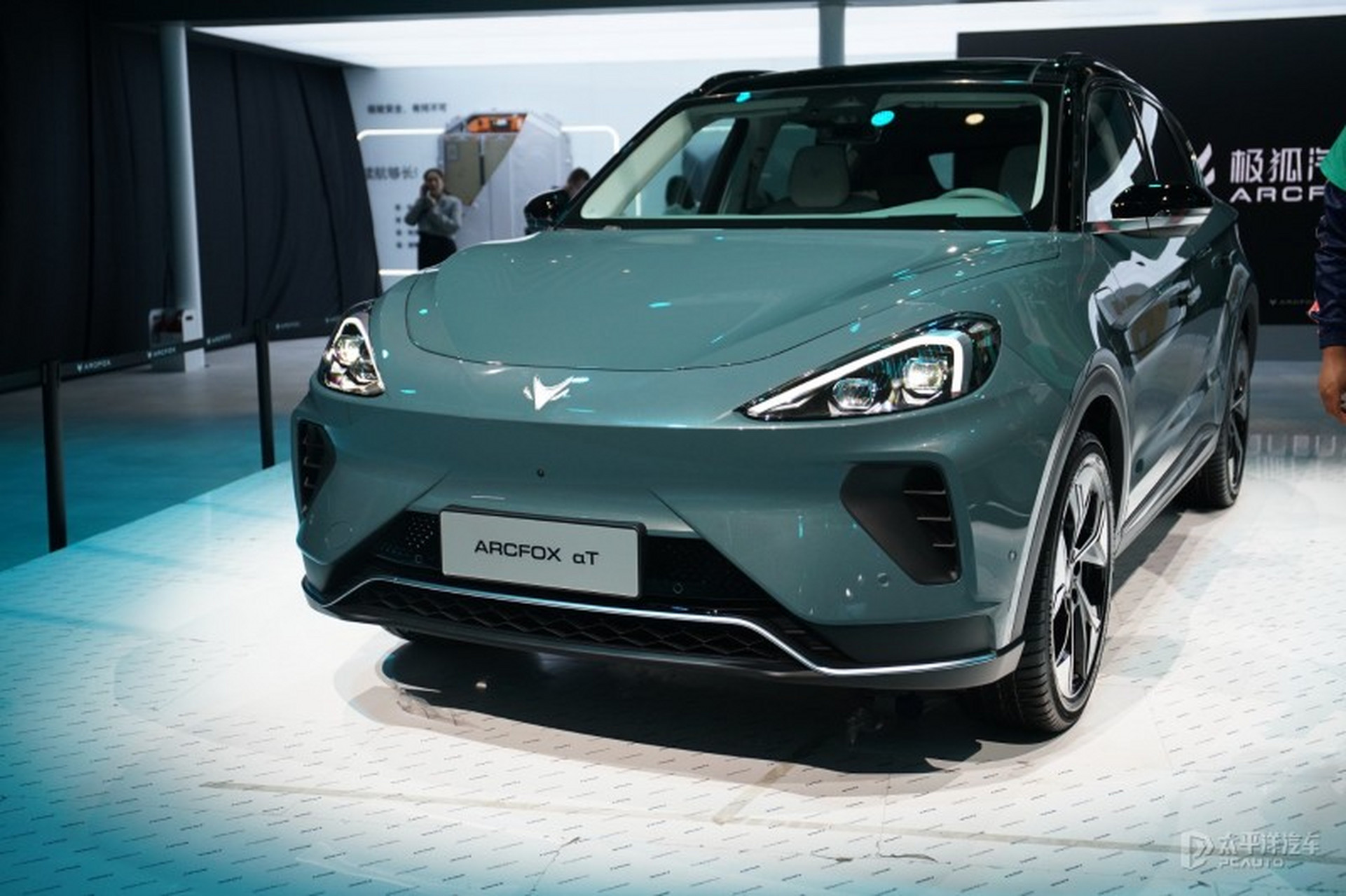 外观内饰颜色大革新,极狐阿尔法t森林版亮相!