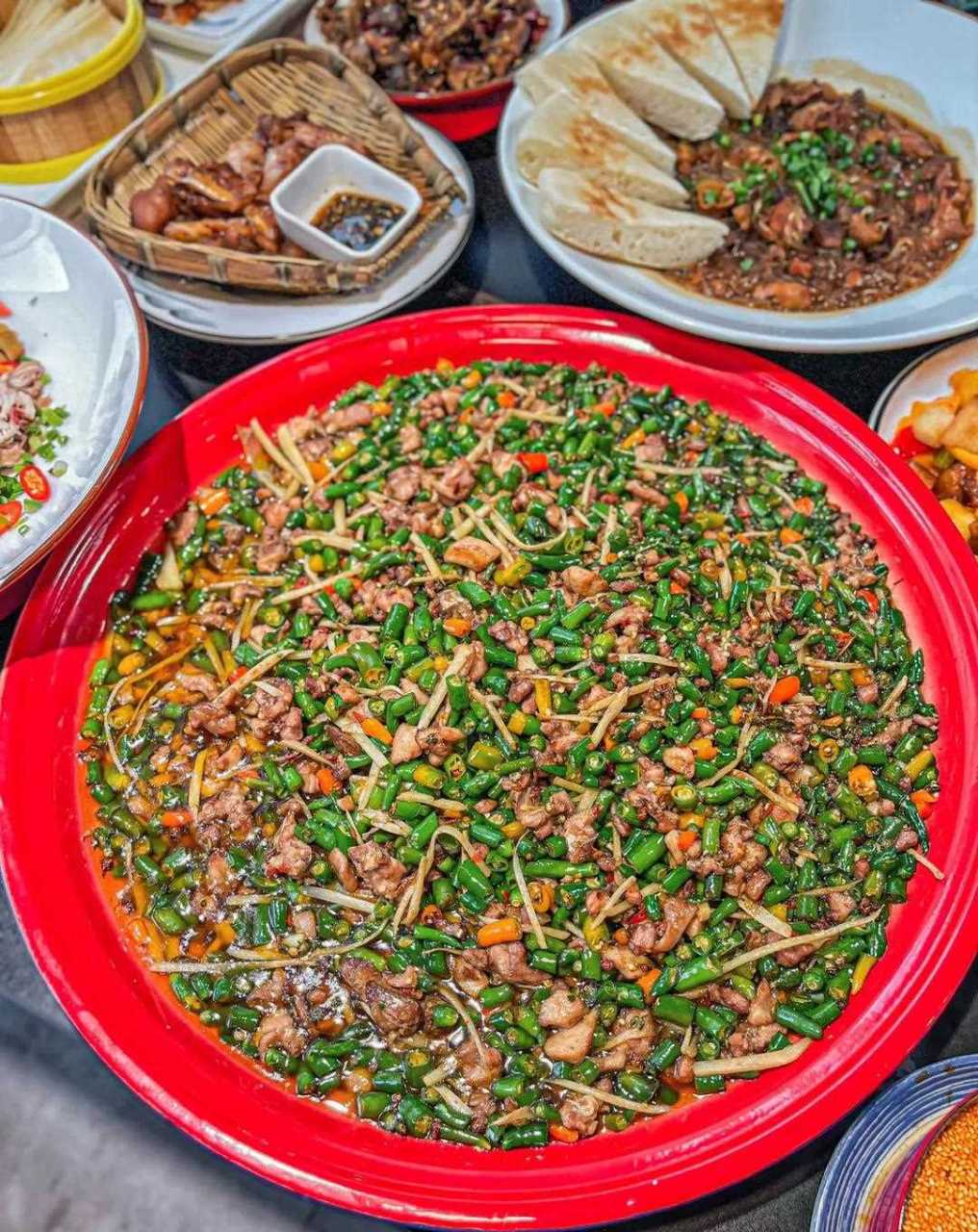 重庆必打卡江湖菜馆姜丝兔巨巨巨下饭[睡觉] [悠闲] 重庆这家江湖菜馆