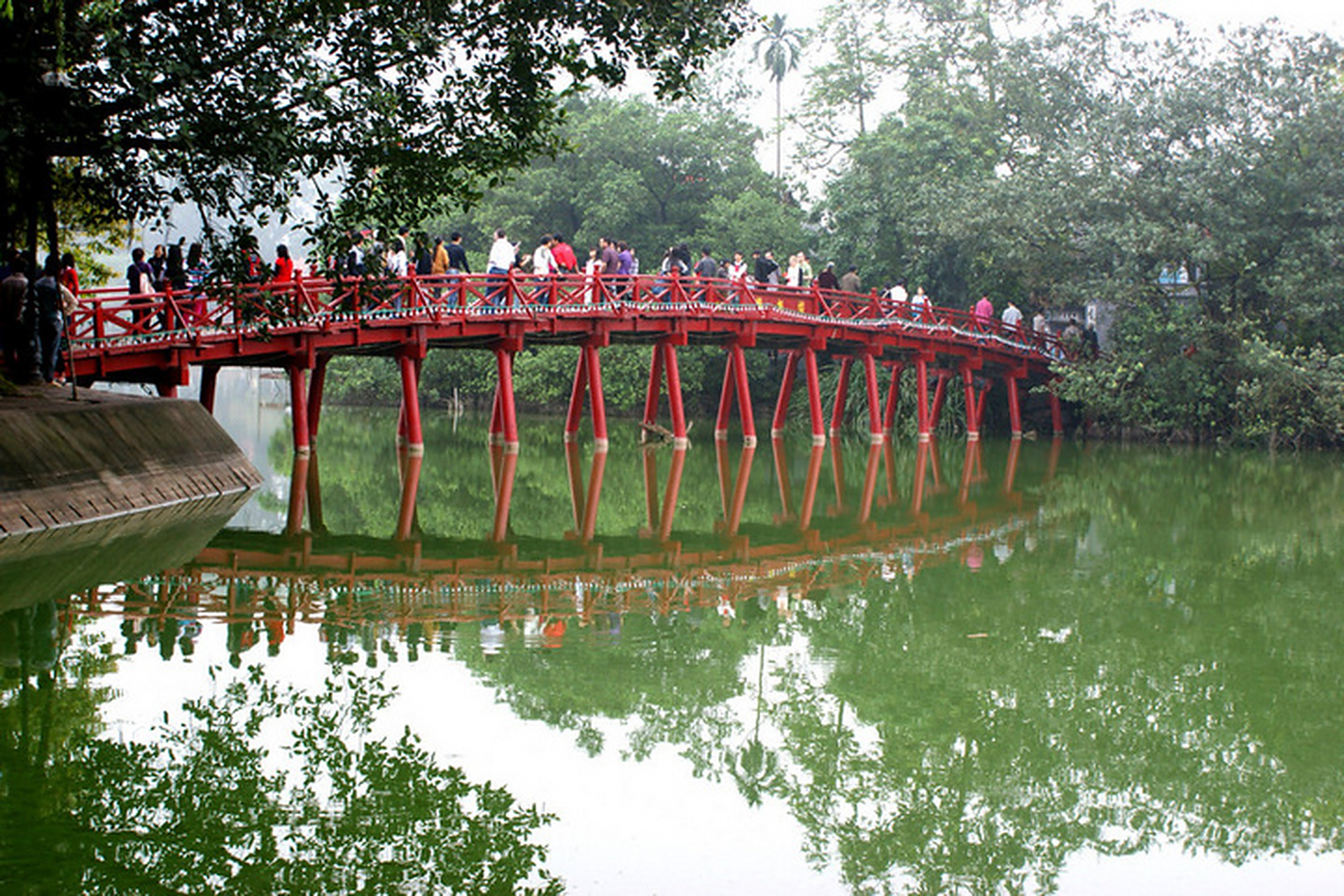探访华夏邻国# 越南还剑湖:是越南首都河内众多大小湖泊中最著名狄换