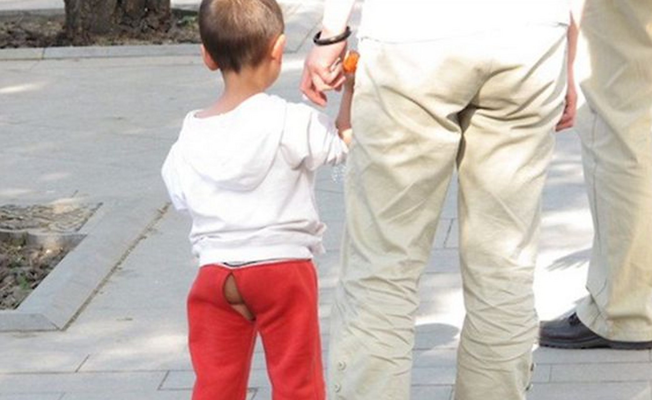 虽说光着屁股但透风凉爽,但事实上它的危害更多.