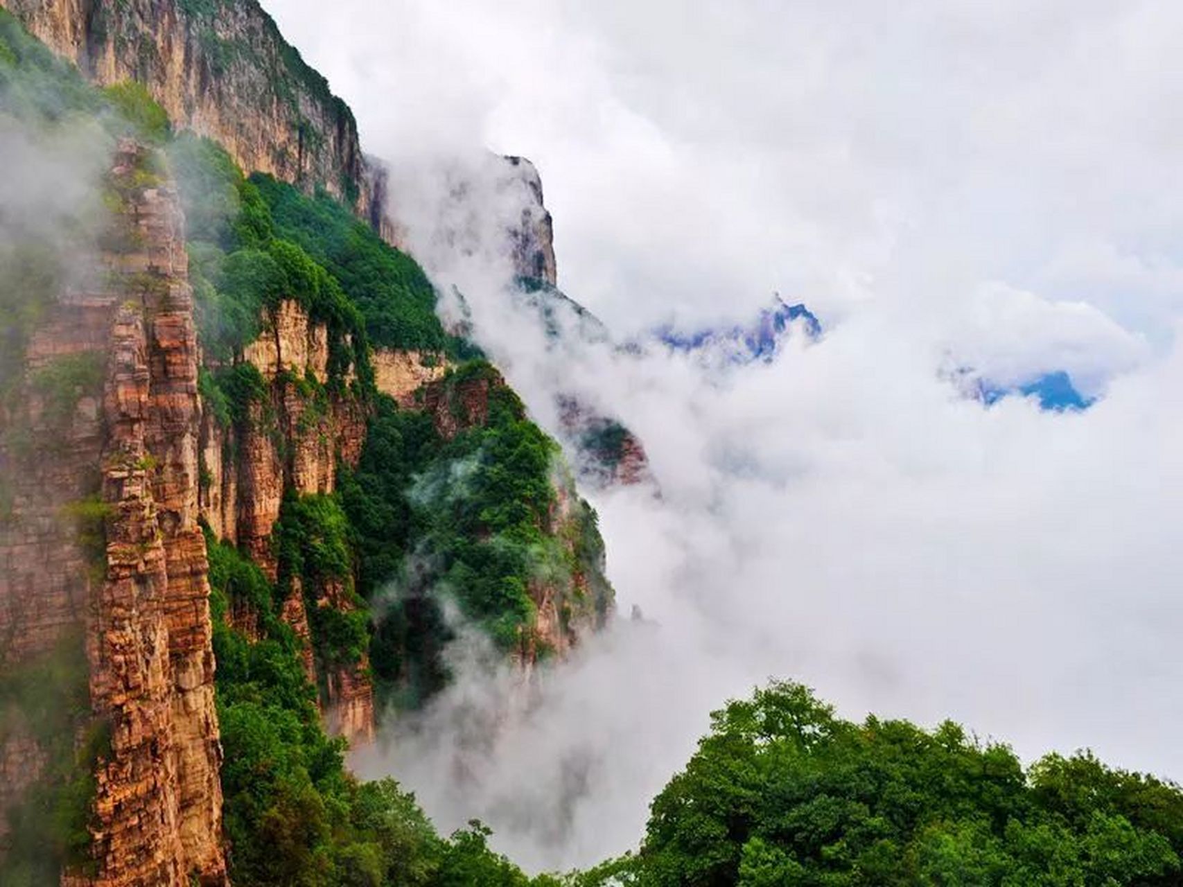 河北省石家庄市的嶂石岩风景区,国家级风景名胜区嶂石岩,景区面积约