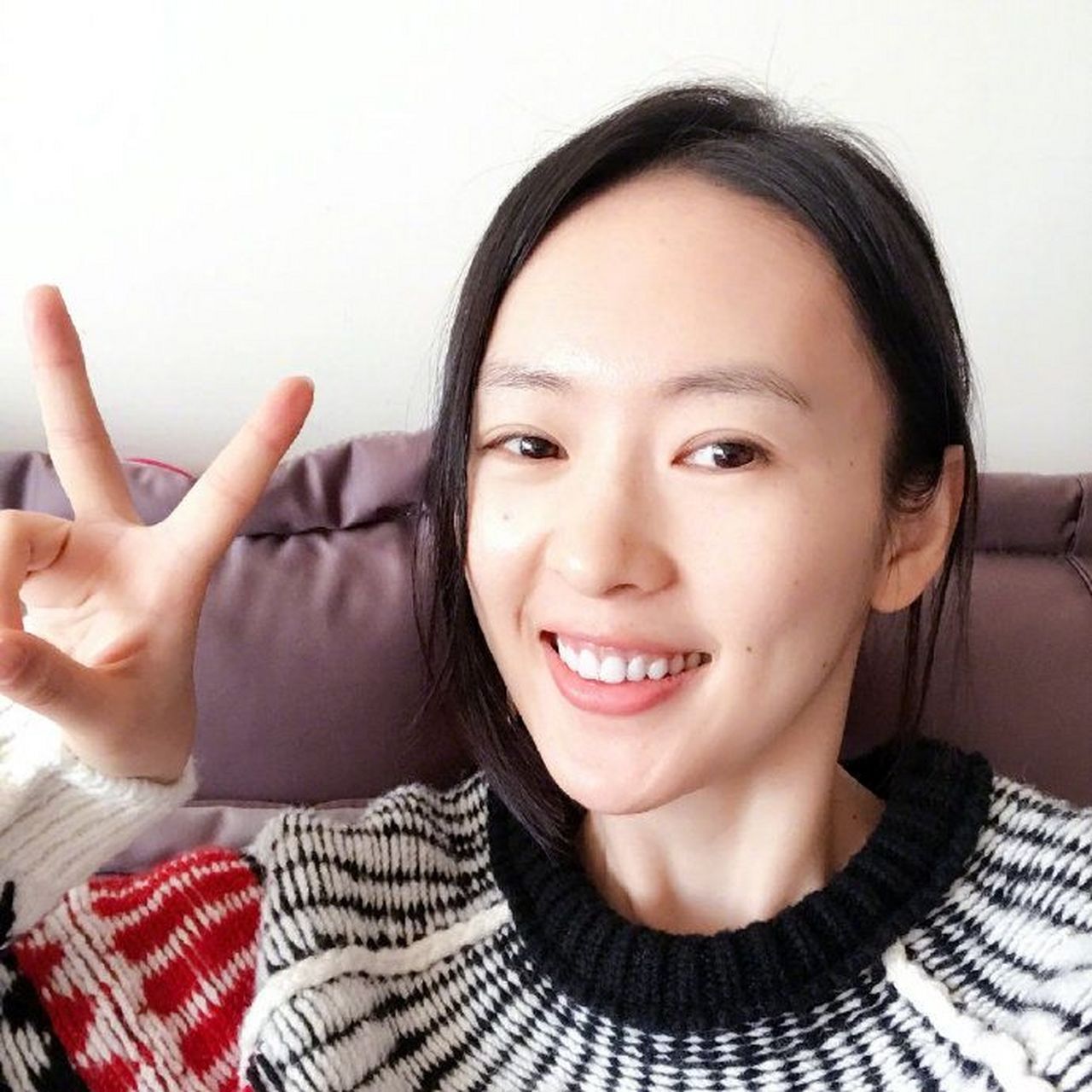 女明星镜头面前发量惊人,私下头发也很少,"发量王者"还是少数,都在靠