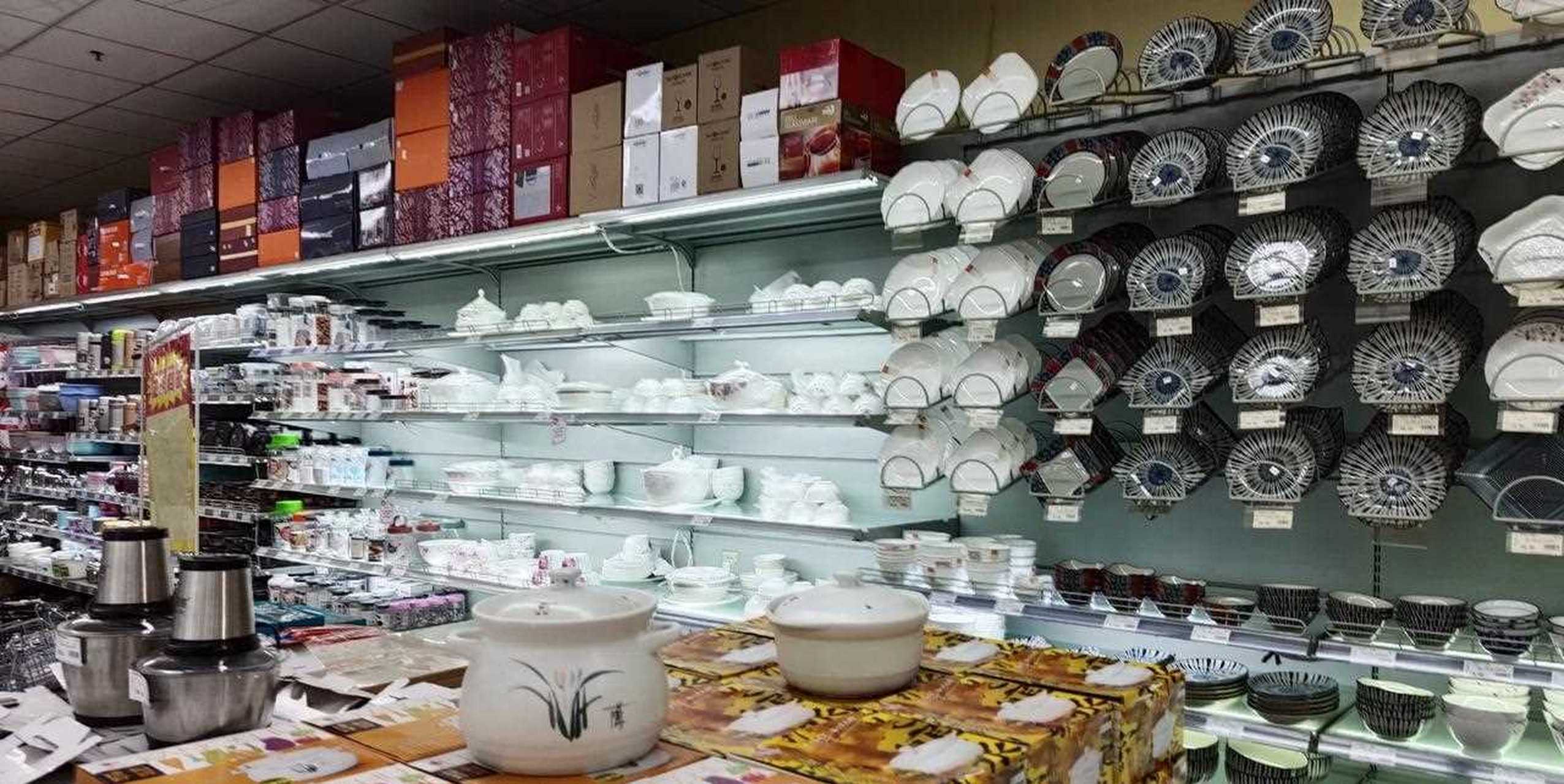 超市逛逛锅碗瓢盆[?