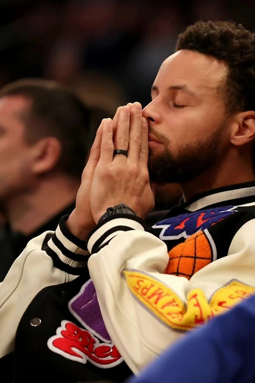 作为一个库里的6年老粉,我一直被他的才华和决心所感染