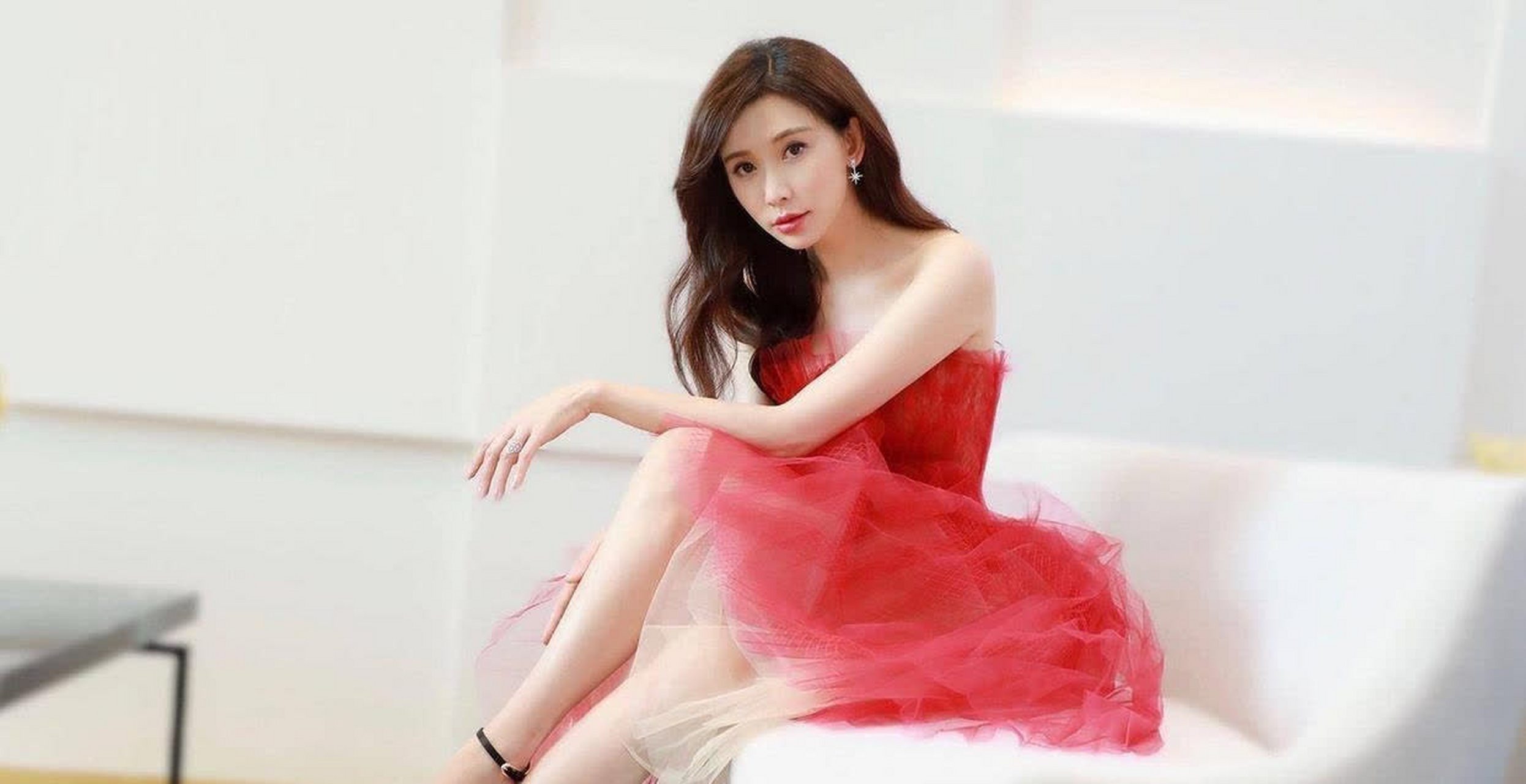 林志玲结婚以来,关于离婚和家暴的传闻一直不断.