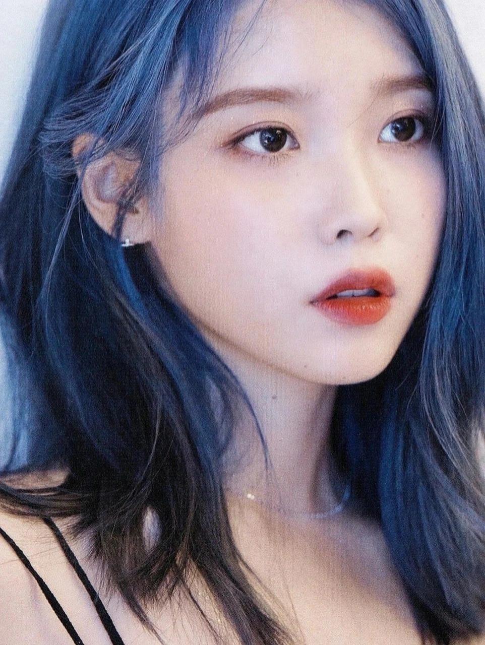 iu蓝发合集她那一头蓝发惊艳了我 喜欢iu的也可以看看我主页作品 求图