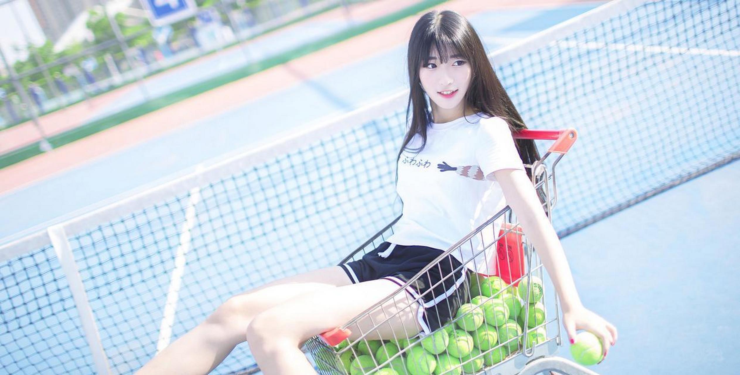 人像摄影,网球场上的运动系美女