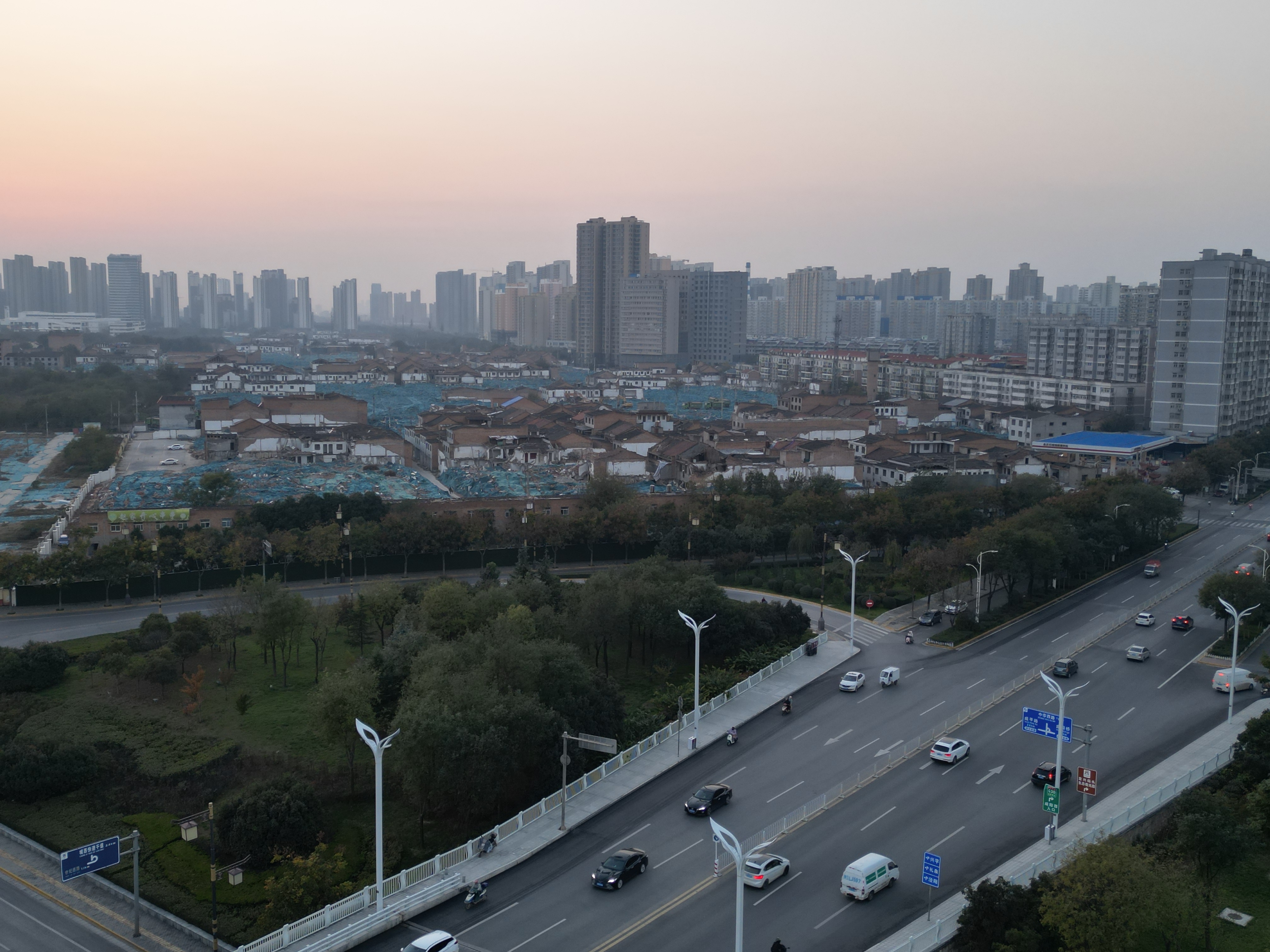 见证者# 两寺渡村,这个在咸阳赫赫有名的城中村,被称为历史的见证者