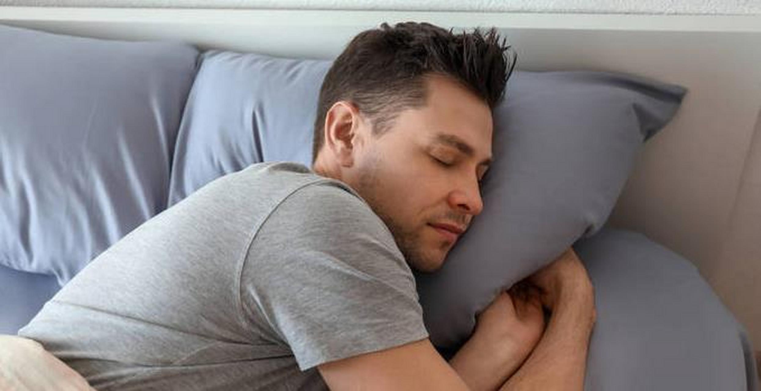 男性朋友肾能力强的时候,睡觉都是这样的.