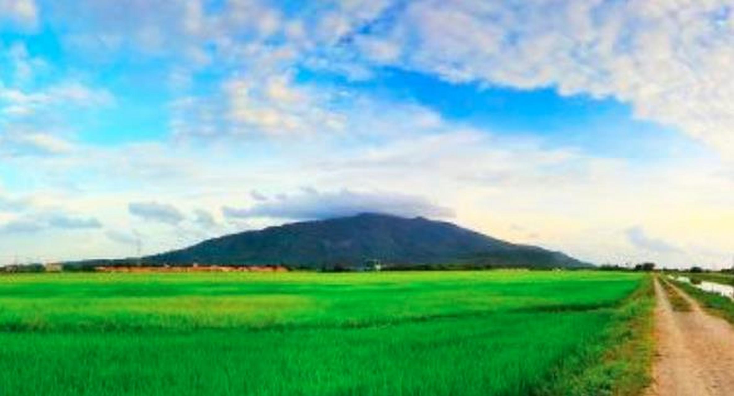 日莱峰,海拔1200英尺,是吉打州最高的山,也是马来半岛西北方最高的