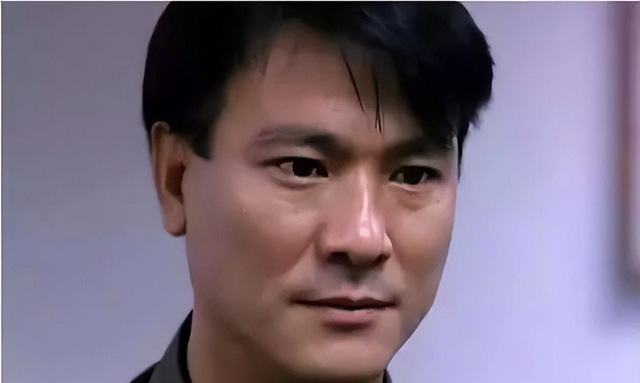 近期,一位老艺人曹荣在网络上分享了最近的生活,却因为一句文案引发了