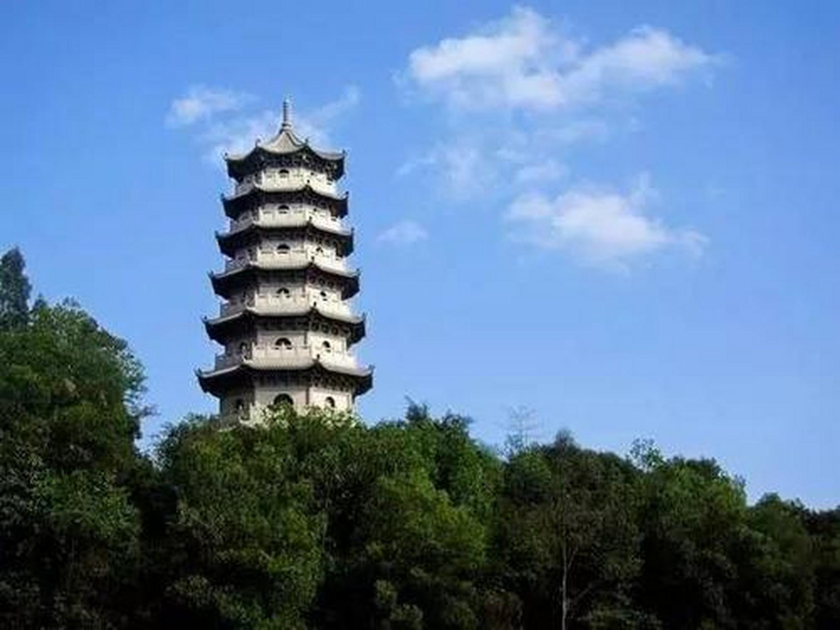 游记# 龙文塔:龙文塔属于漳州当地地标性的建筑景点,它一共分为七层