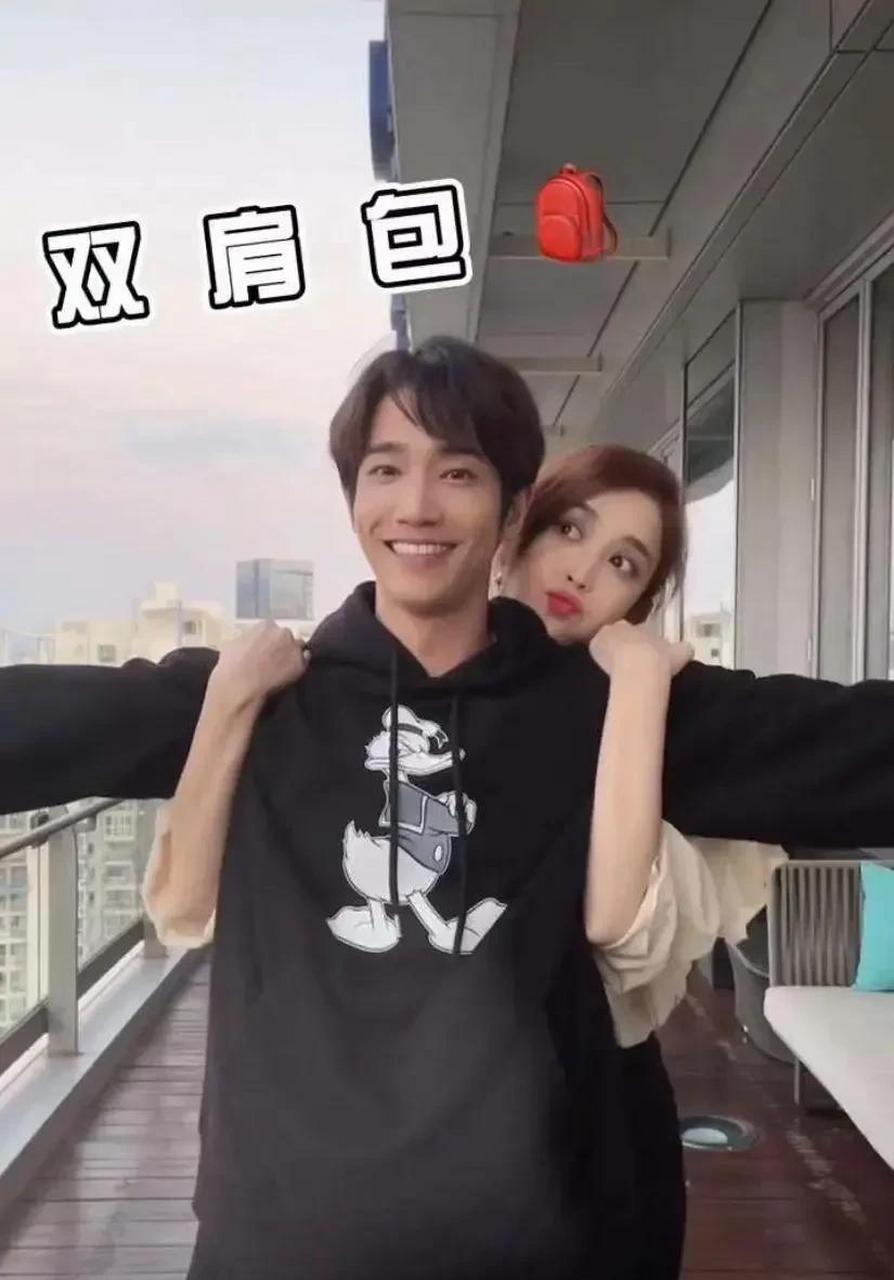 娜扎刘以豪被疑因戏生情,戏外营业自然甜蜜,搂抱毫不避嫌被夸甜.