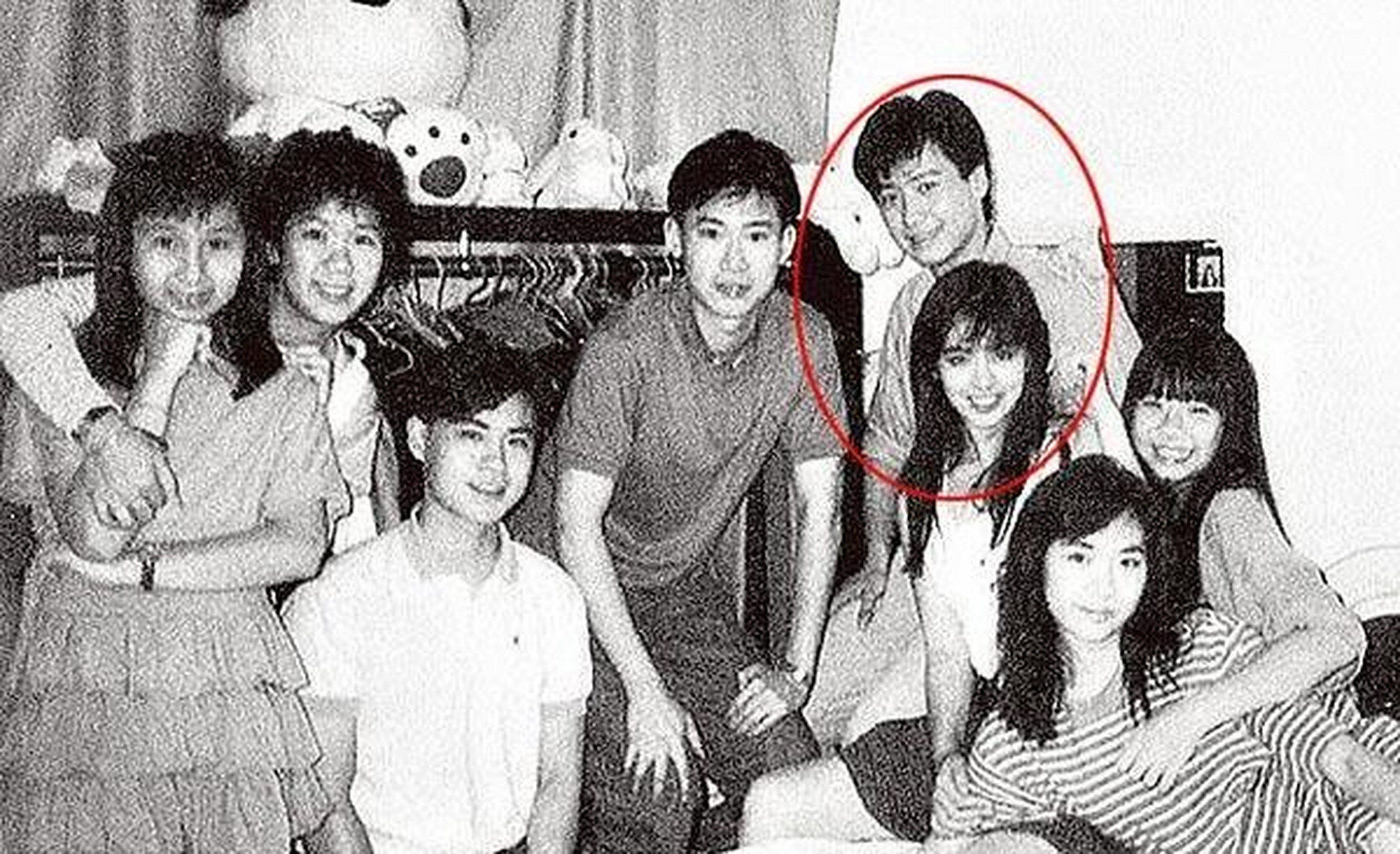 1967年,台湾省篮球运动员王耀煌的妻子即将临盆,他希望是个男孩,可以