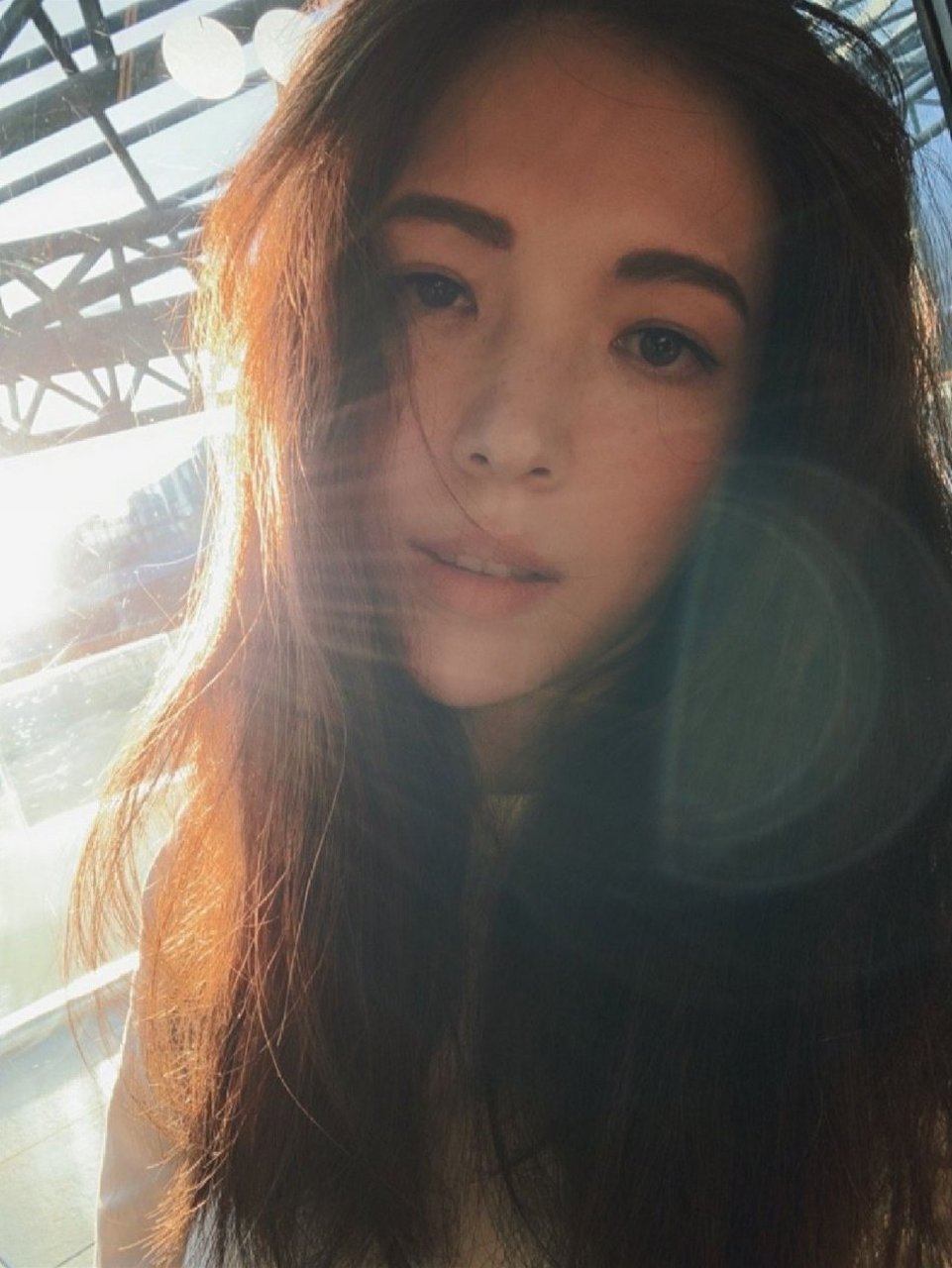 最近,许玮甯和李靓蕾在闺蜜家聚会的照片引起了热议.