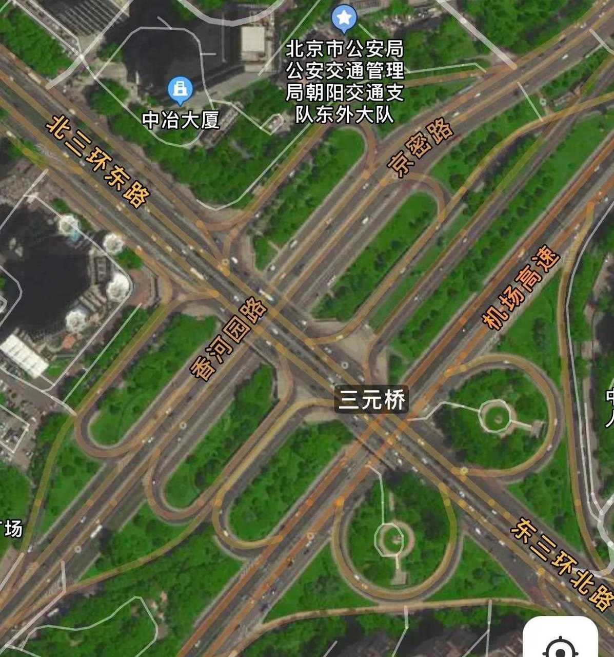 图1这种苜蓿叶式立交,是最不适合我国国情的立交桥形式.四条左转匝道