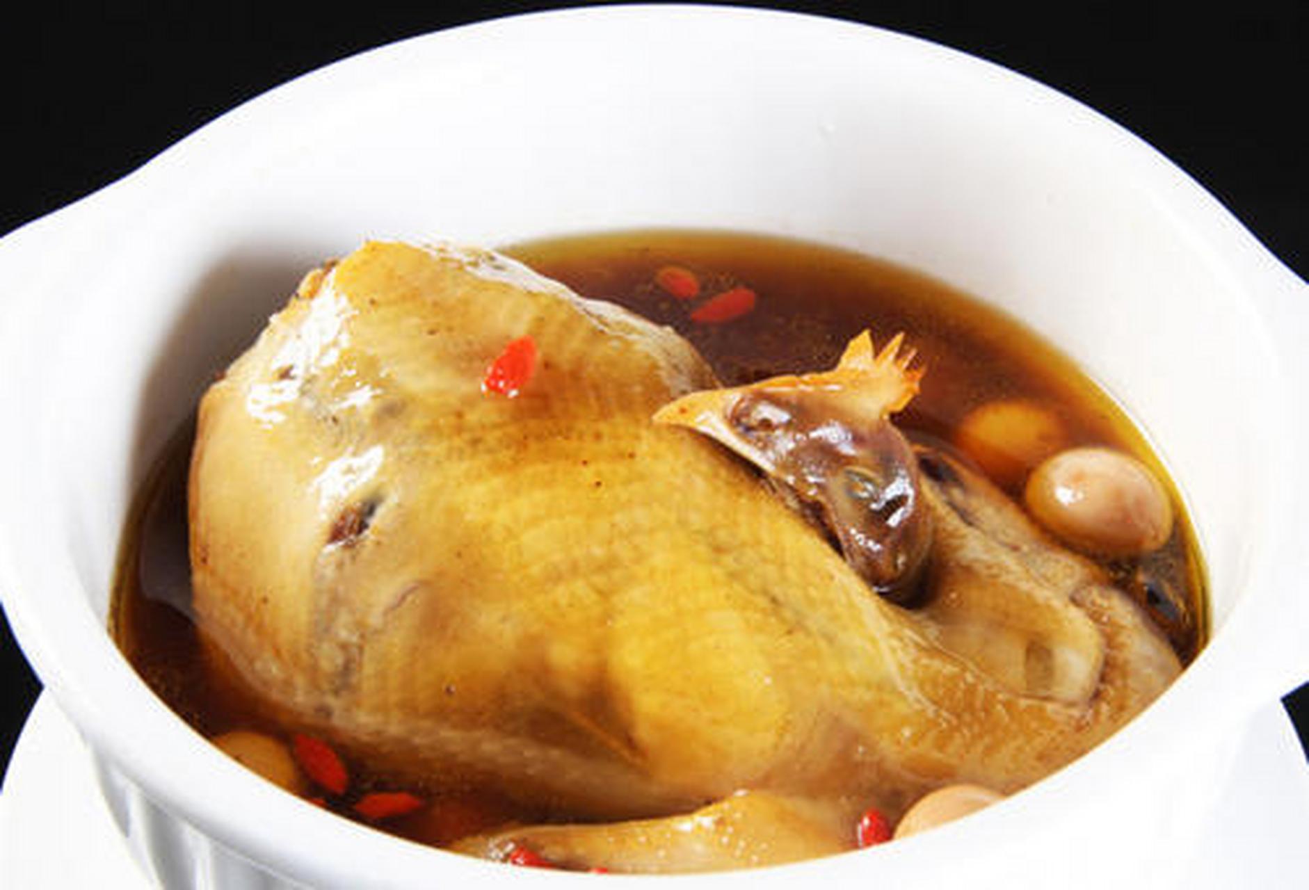 五圆整鸡是湖南人过年必不可少的一道菜,寓意团团圆圆,共聚天伦之乐.#