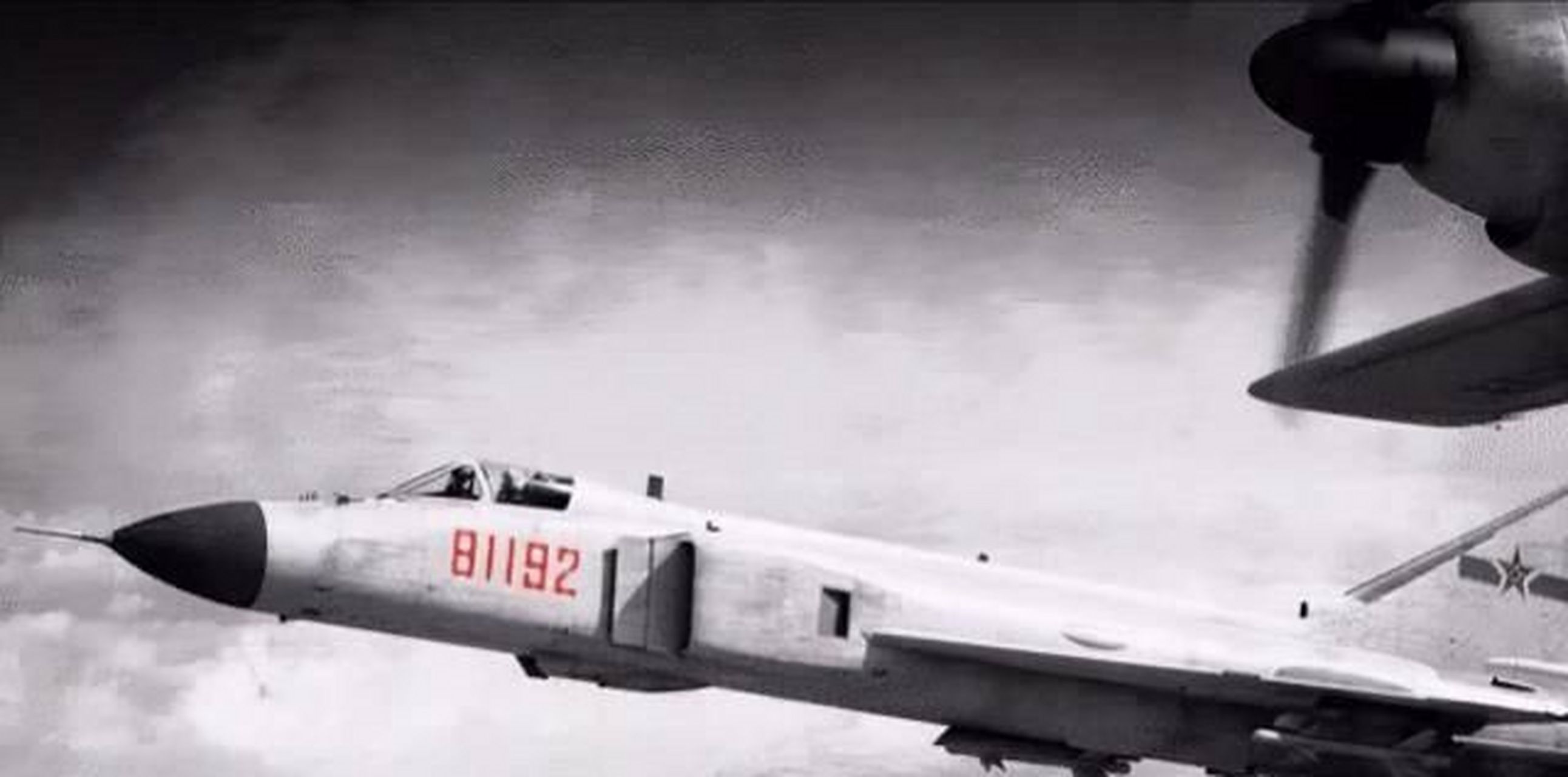 81192,请返航!纪念王伟在南海撞机光荣牺牲22周年.