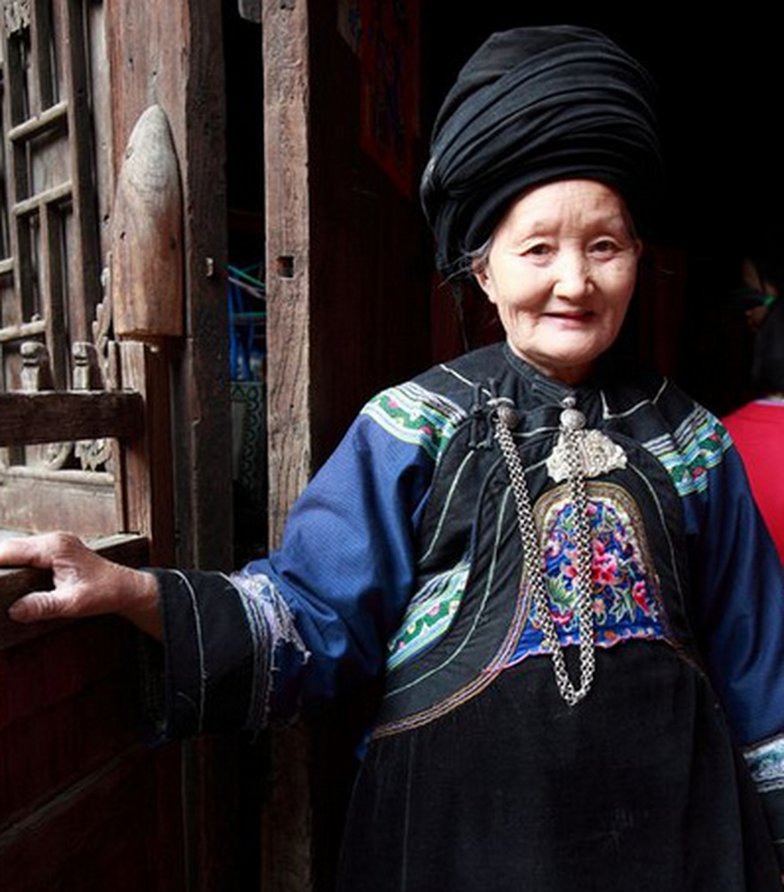 名叫杨炳莲,是"湘西魔王"张平的妻子.