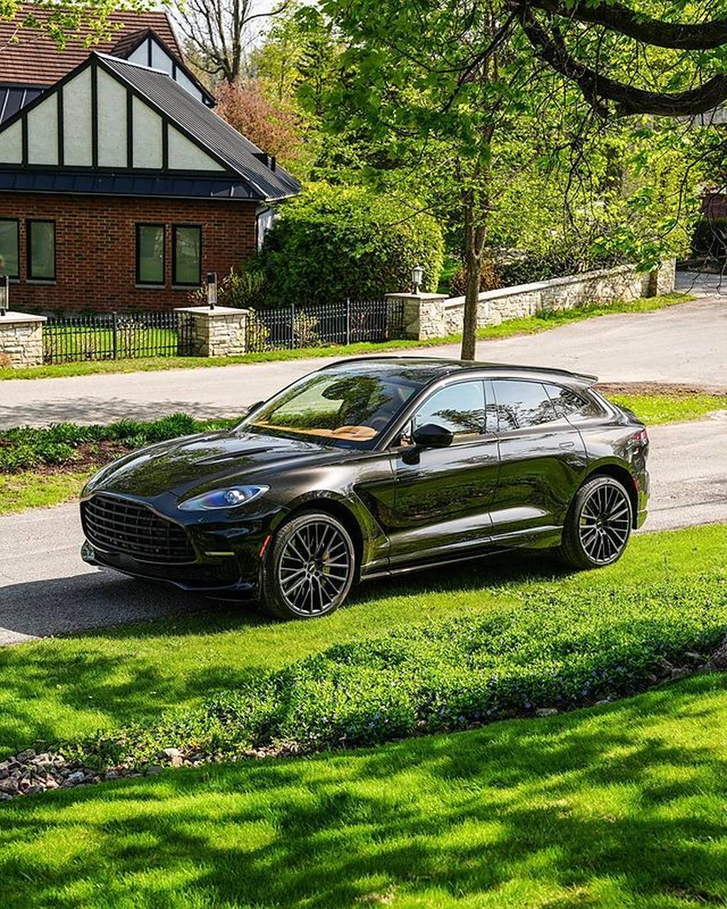 2023 aston martin dbx 707|minotaur green 阿斯顿·马丁dbx  car
