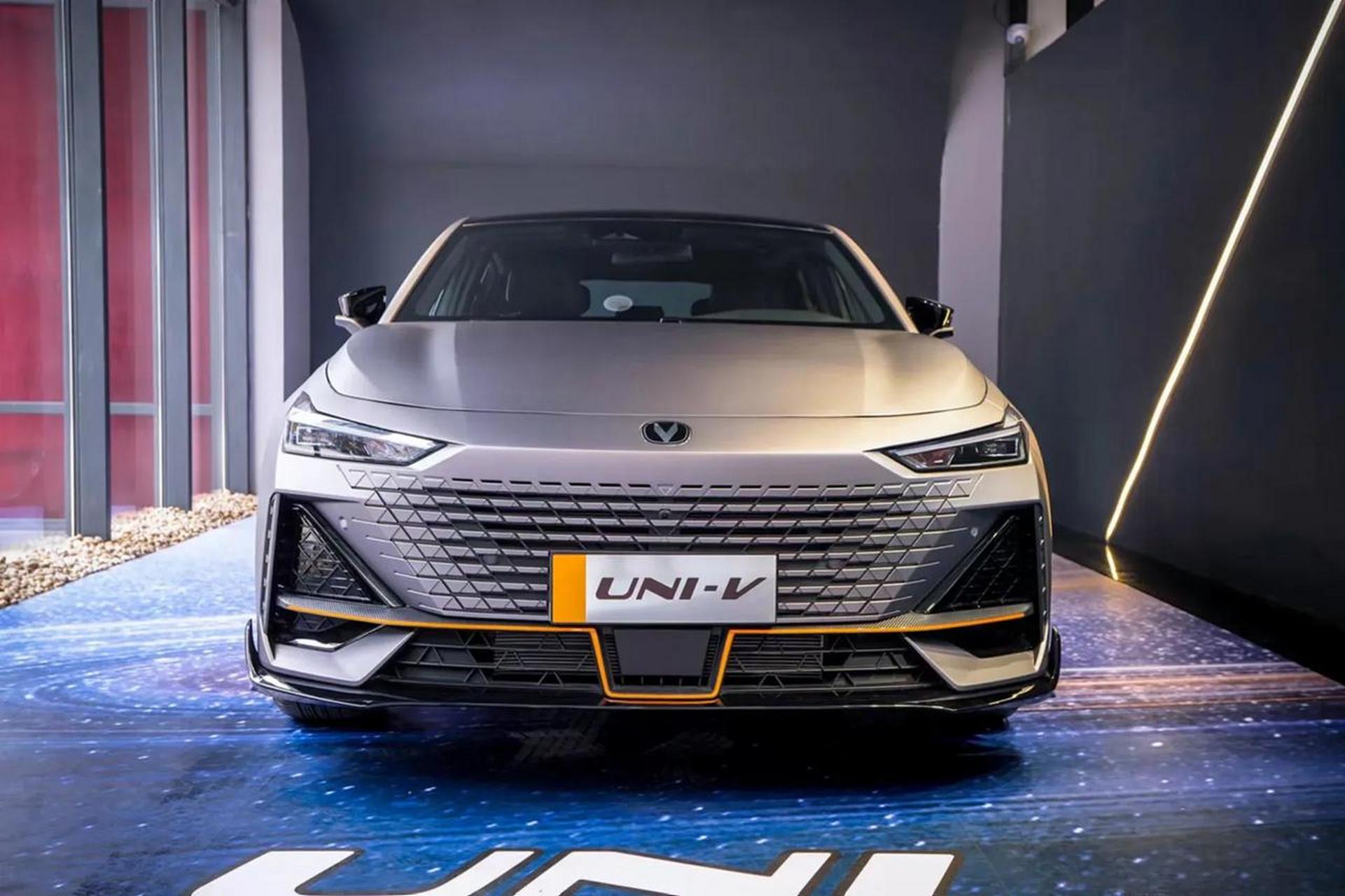 长安uni系列|k,t,v组合不知不觉中长安的uni系列已经上市三款车了,有