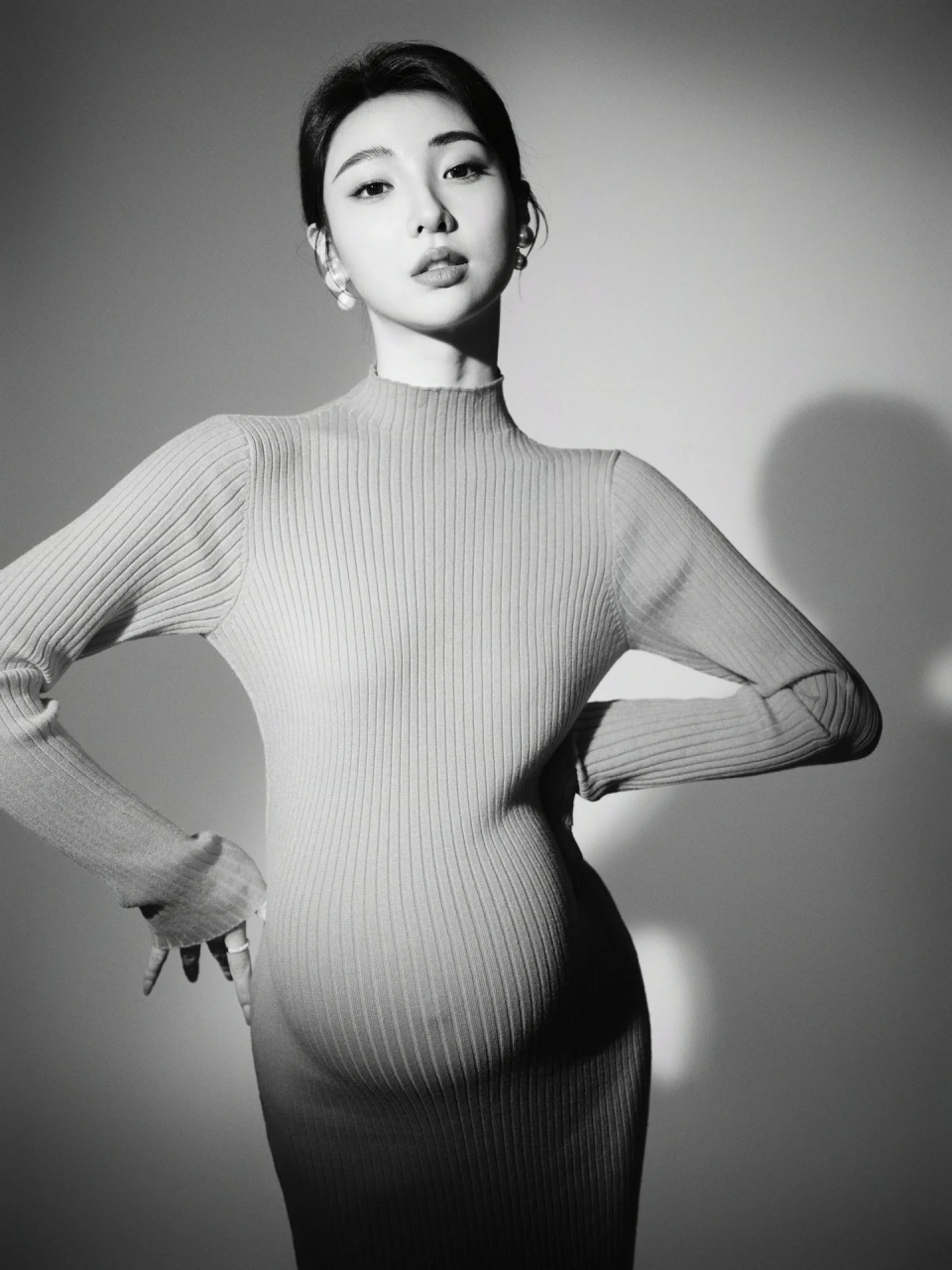 高级气质孕味十足的极简风孕妇照,太喜欢了